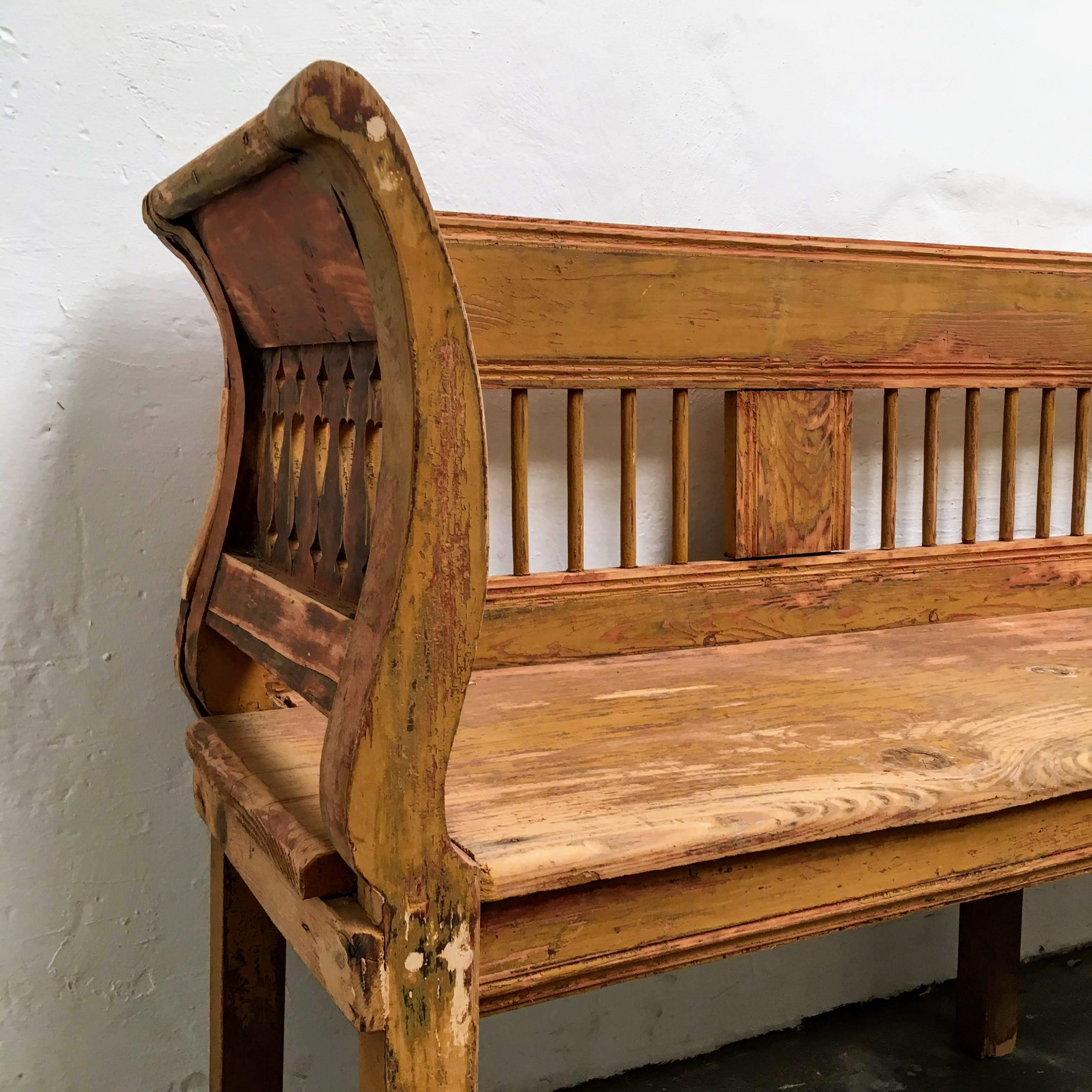 Houten onbewerkte bank