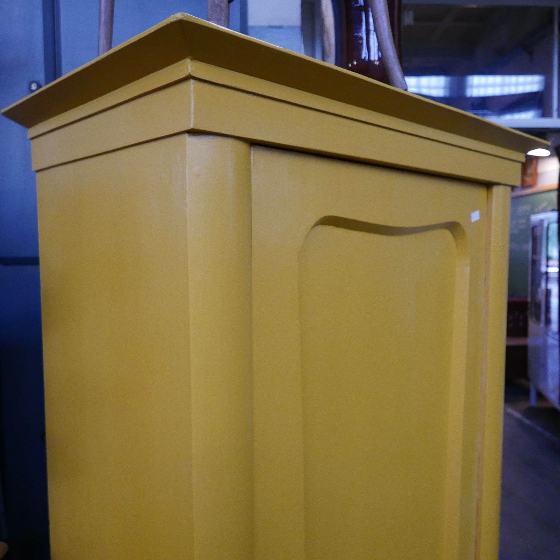 gele linnenkast