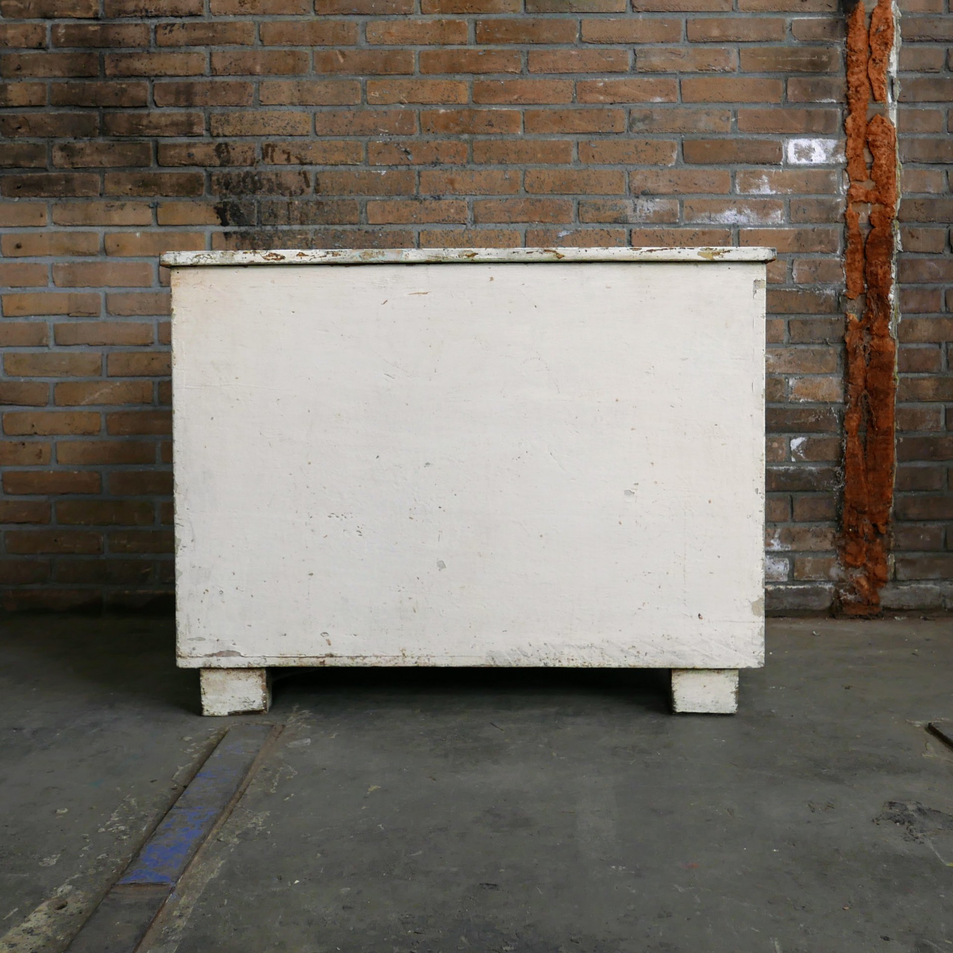 Crème kleurige kist
