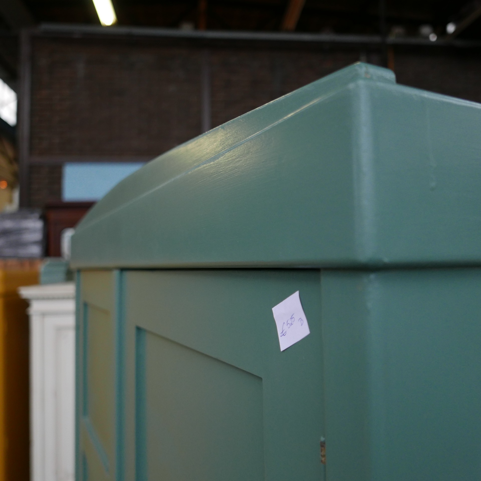 Groenblauwe linnenkast