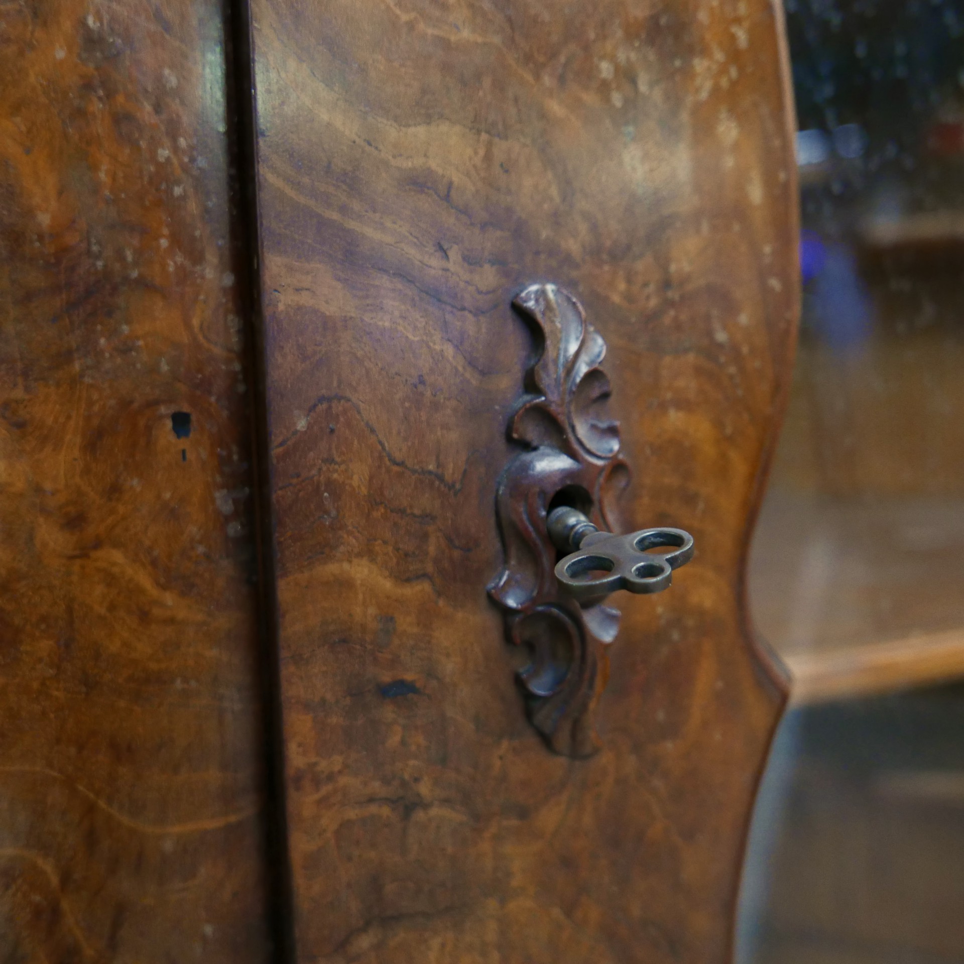 Houten hoekkast