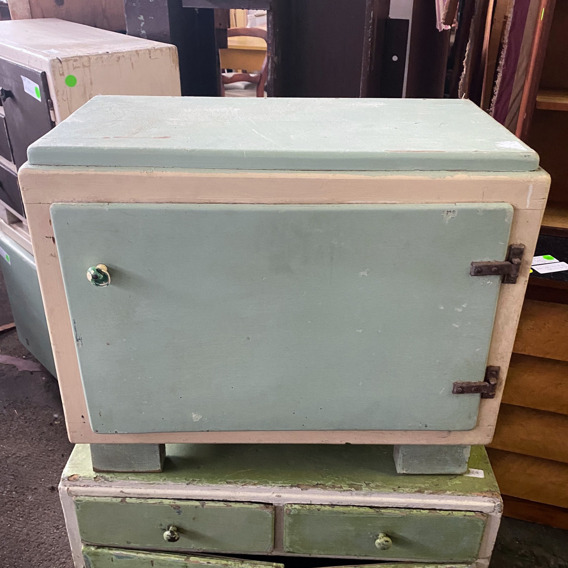 Mint houten kastje