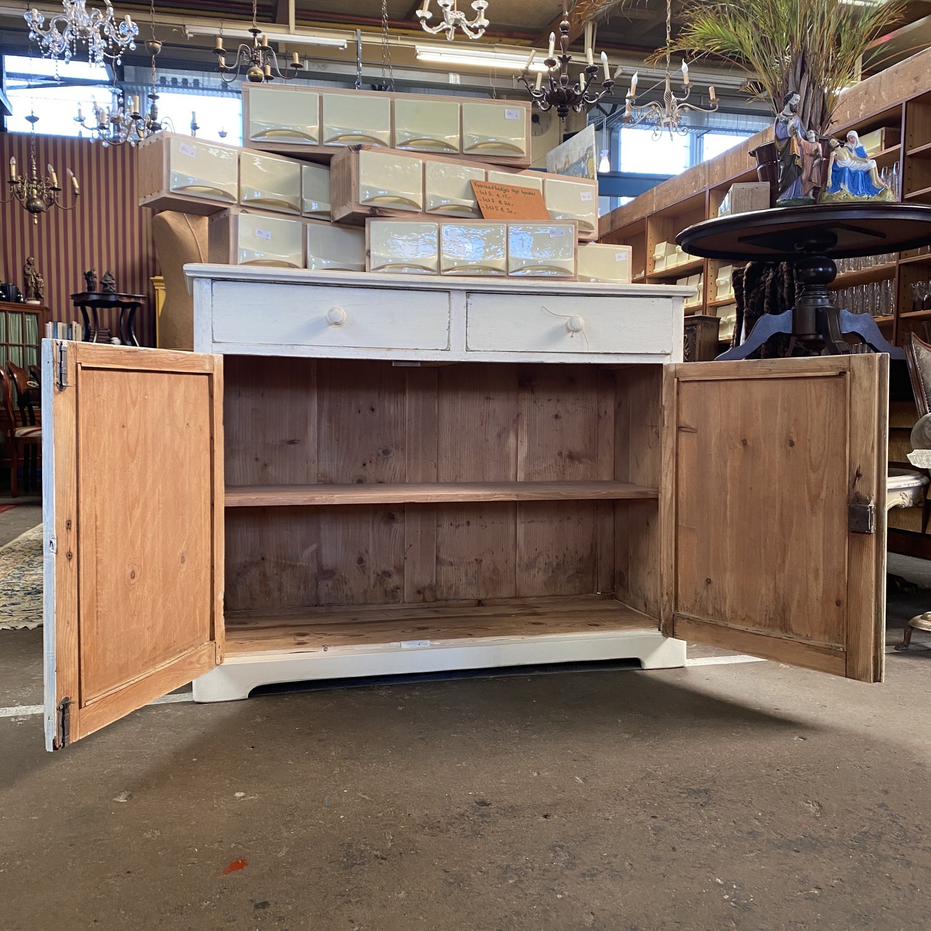 Witte commode