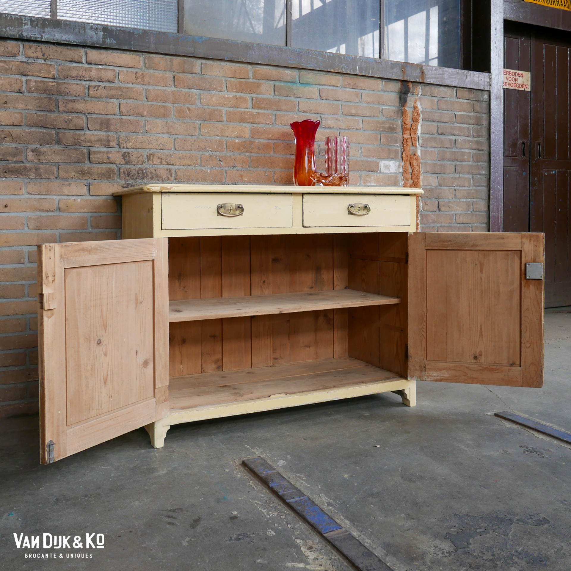 Vintage upcycled kastje