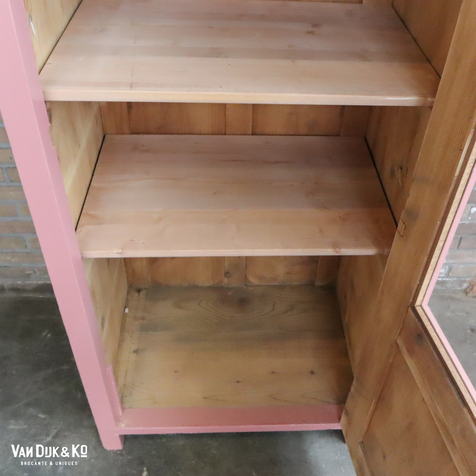 Roze eendeurs vitrinekast - Afbeelding 5