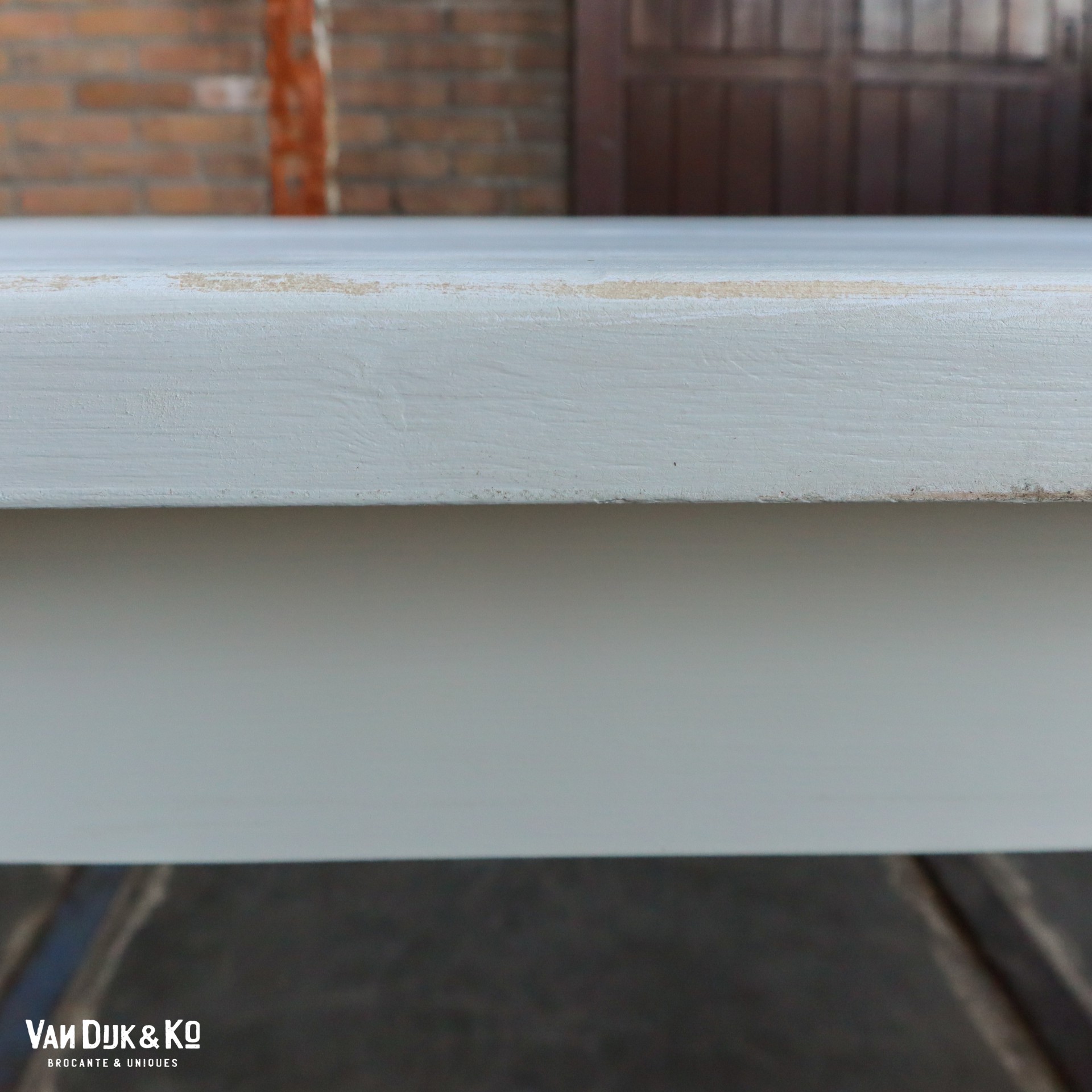 Houten witte tafel