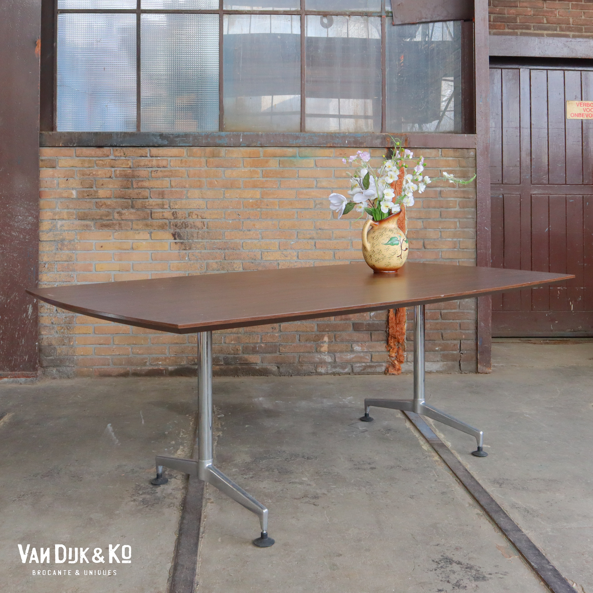 Vintage design tafel - Afbeelding 7