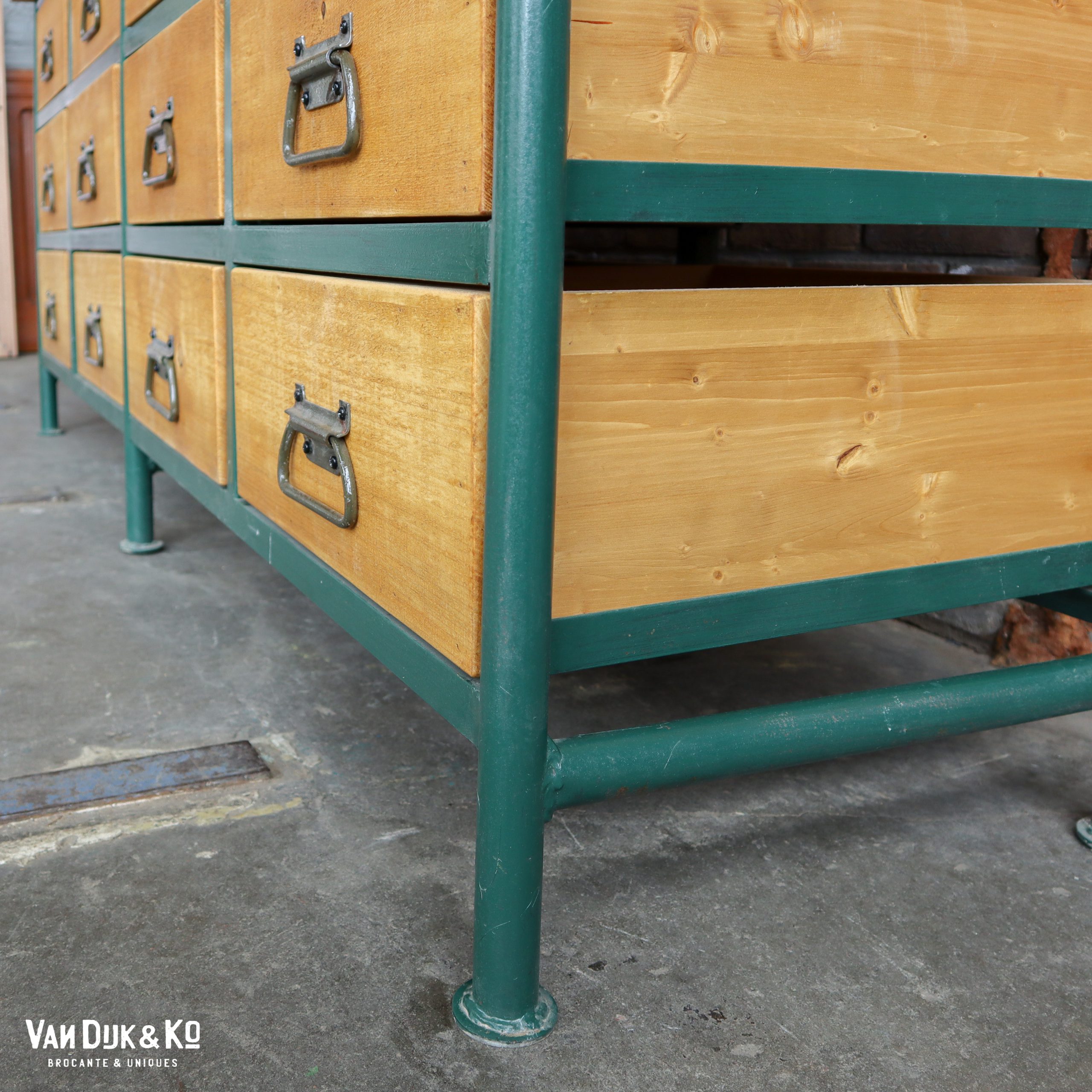Industrieël dressoir - Afbeelding 7
