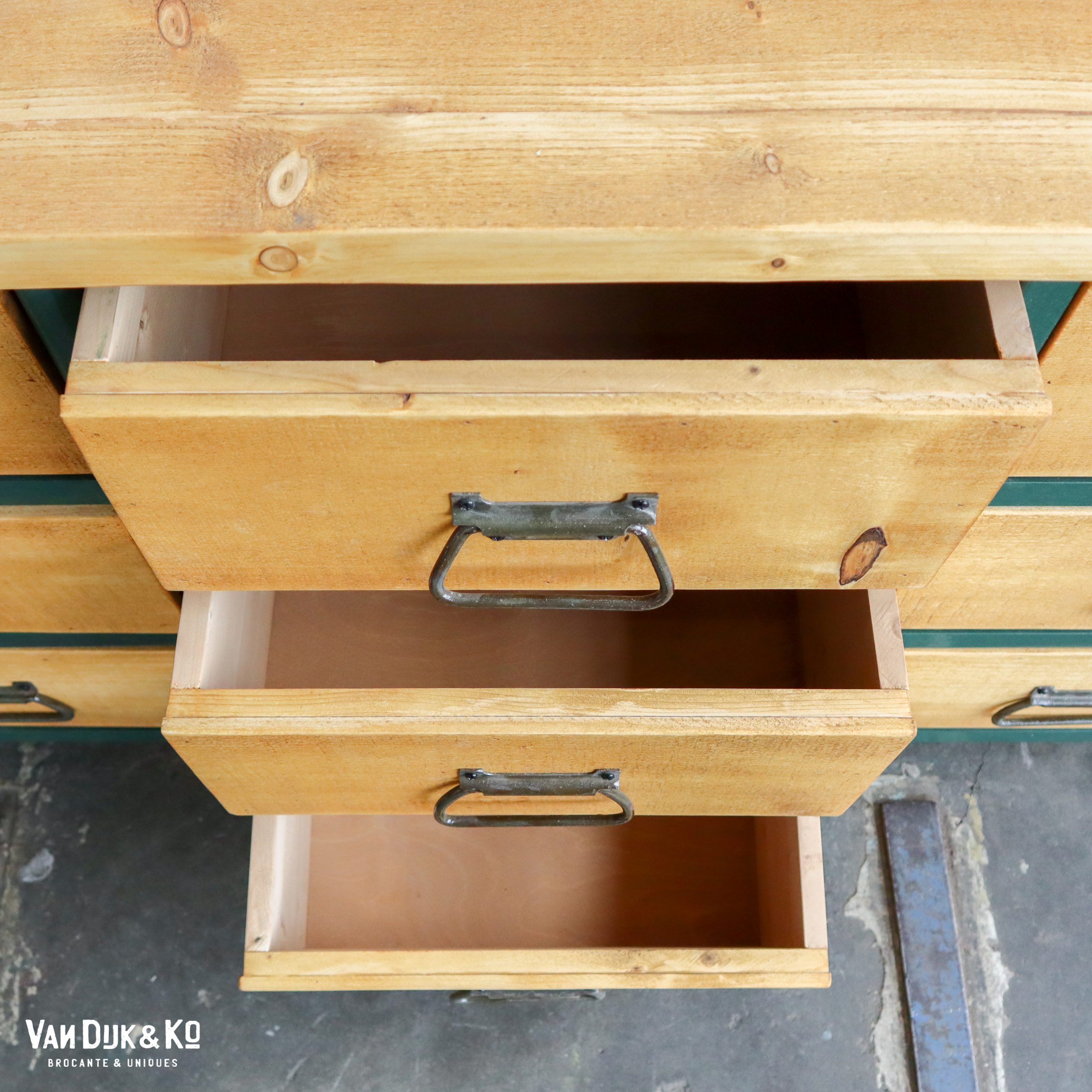 Industrieël dressoir - Afbeelding 5