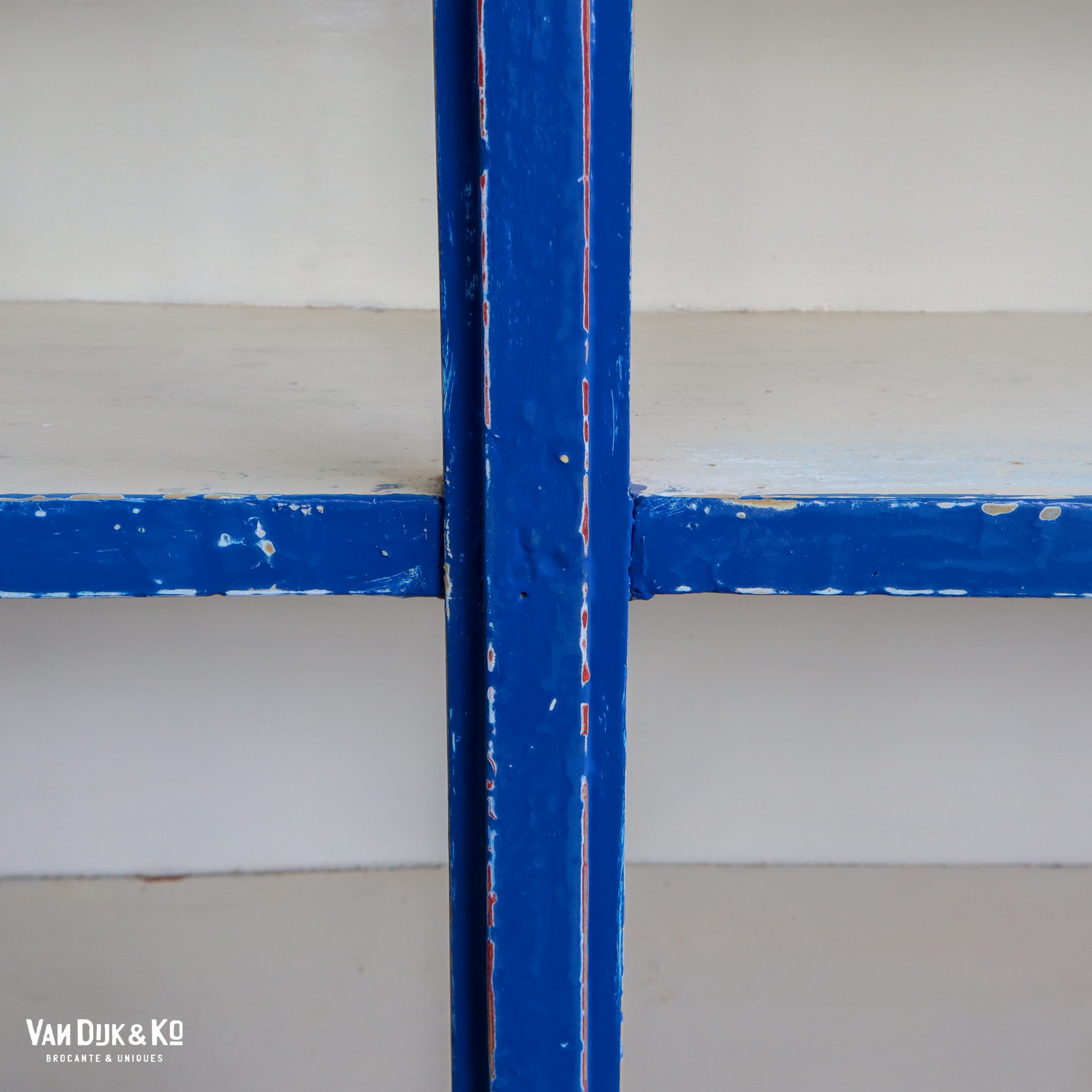 Weiß-blauer Brocante-Ladenschrank - Bild 5