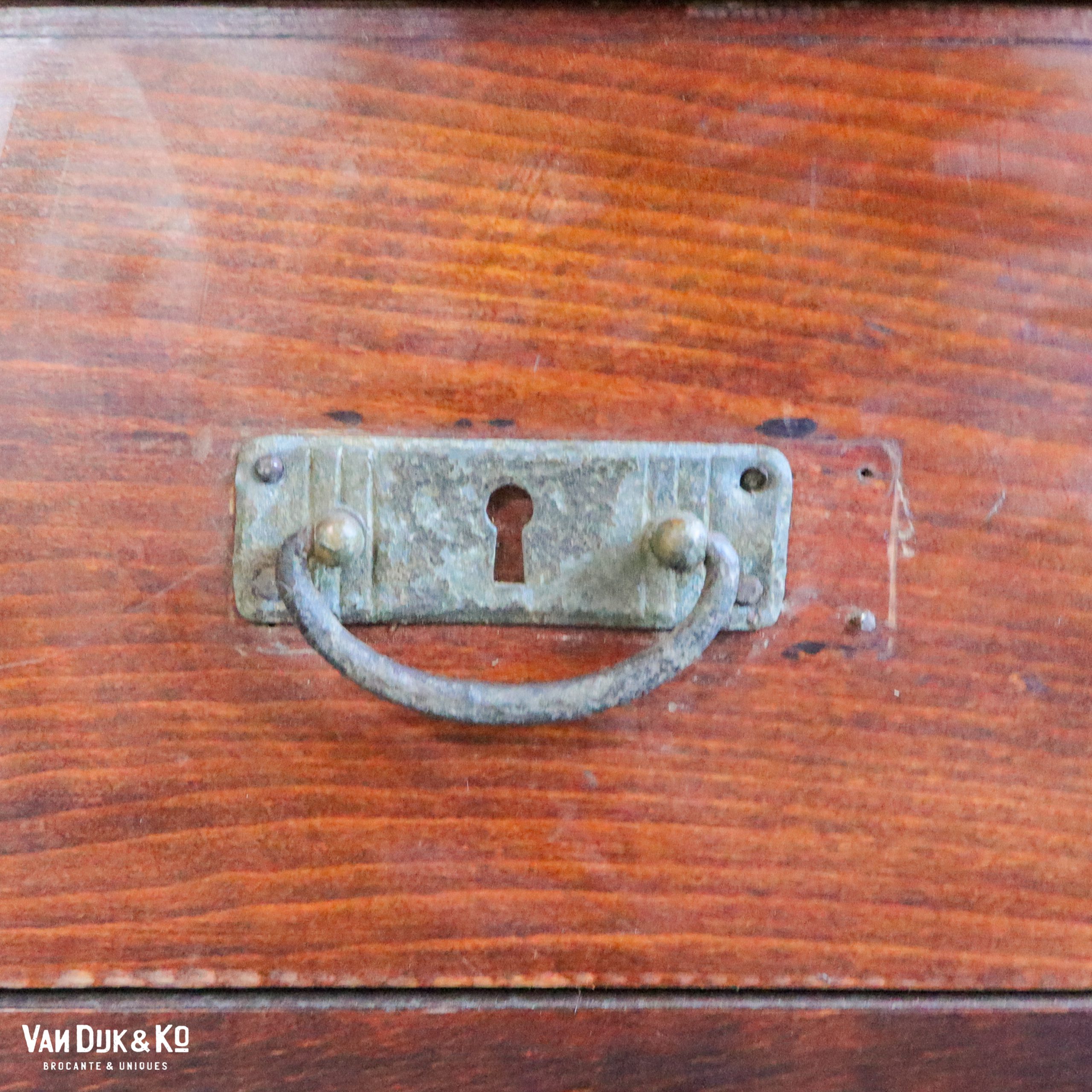 Bruine vitrinekast - Afbeelding 11