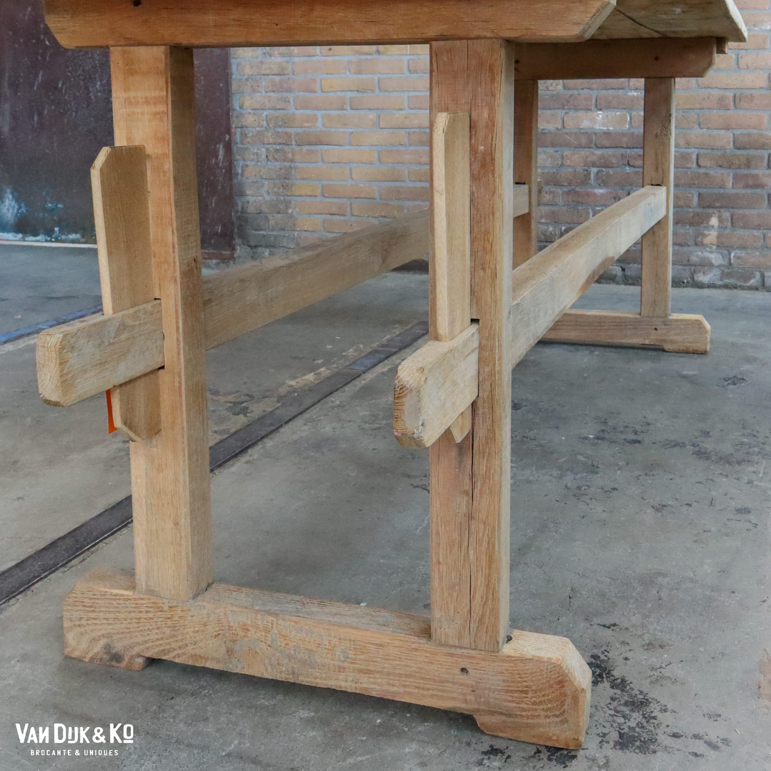 Houten tafel - Afbeelding 4