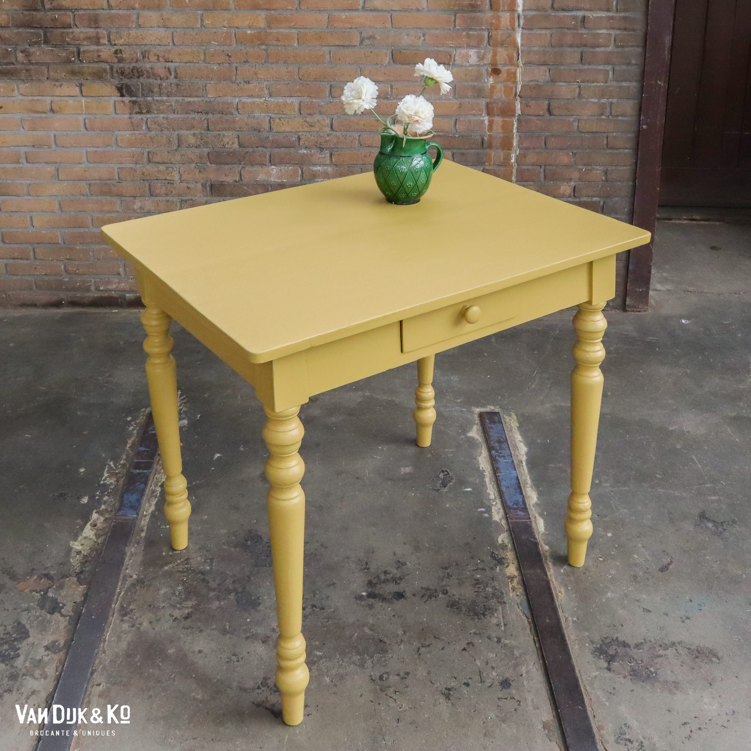 Brocante geel tafeltje - Afbeelding 2