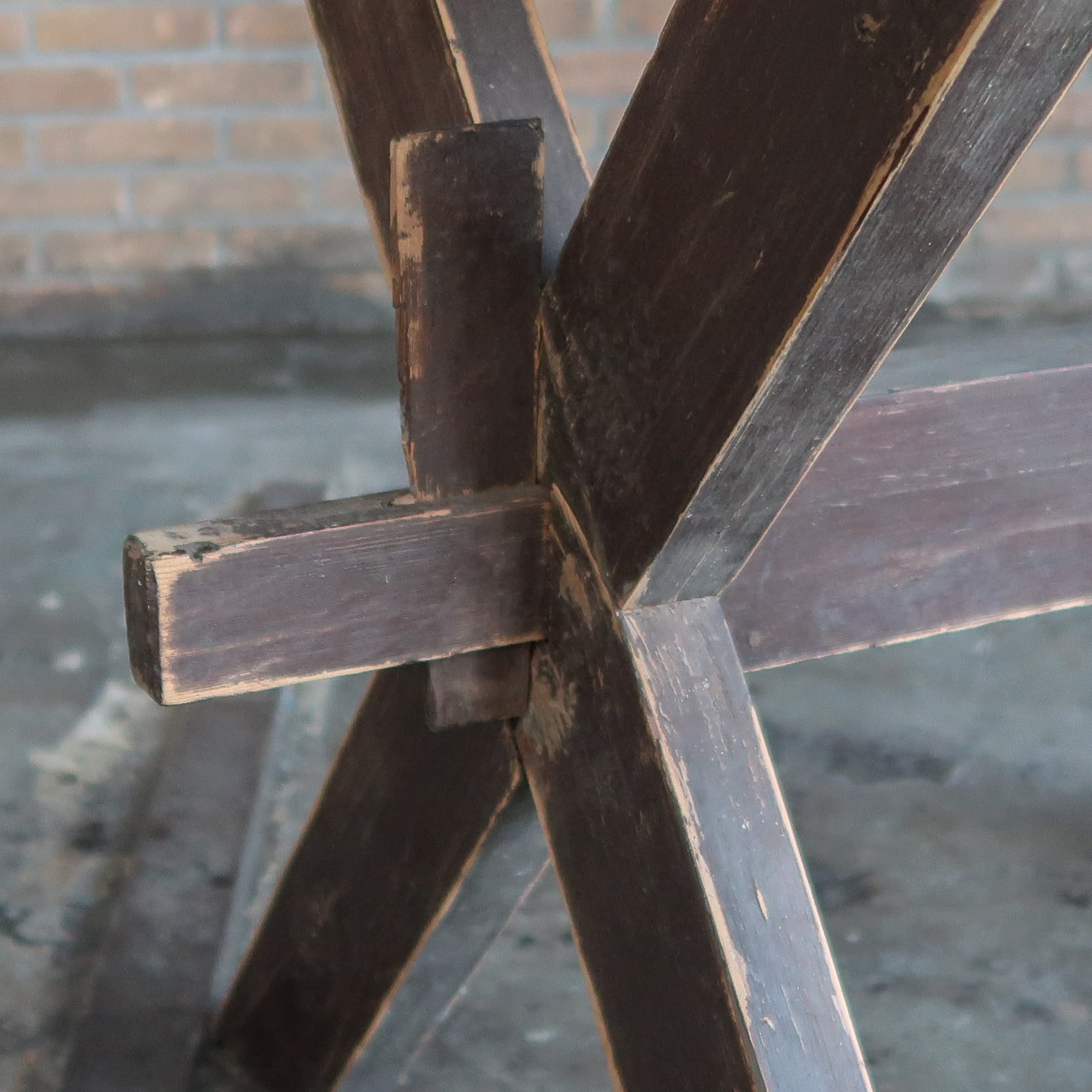 Brocante Tisch mit gekreuzten Beinen - Bild 6