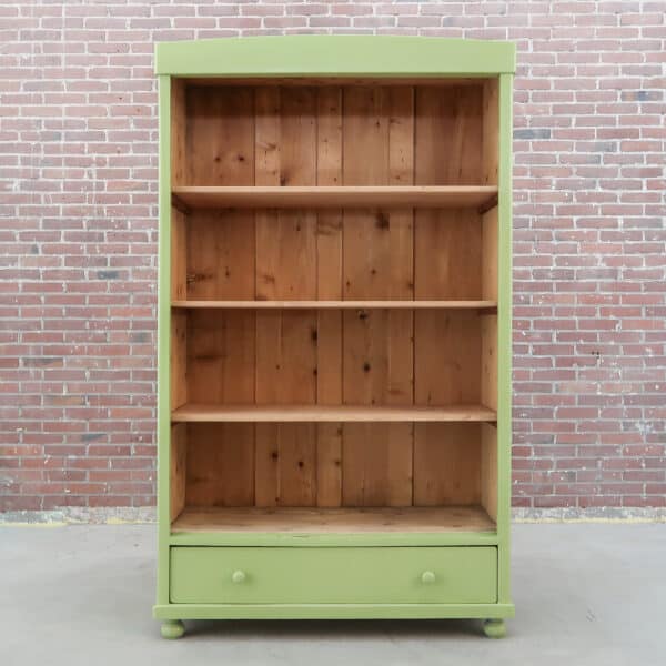 Brocante offener Schrank