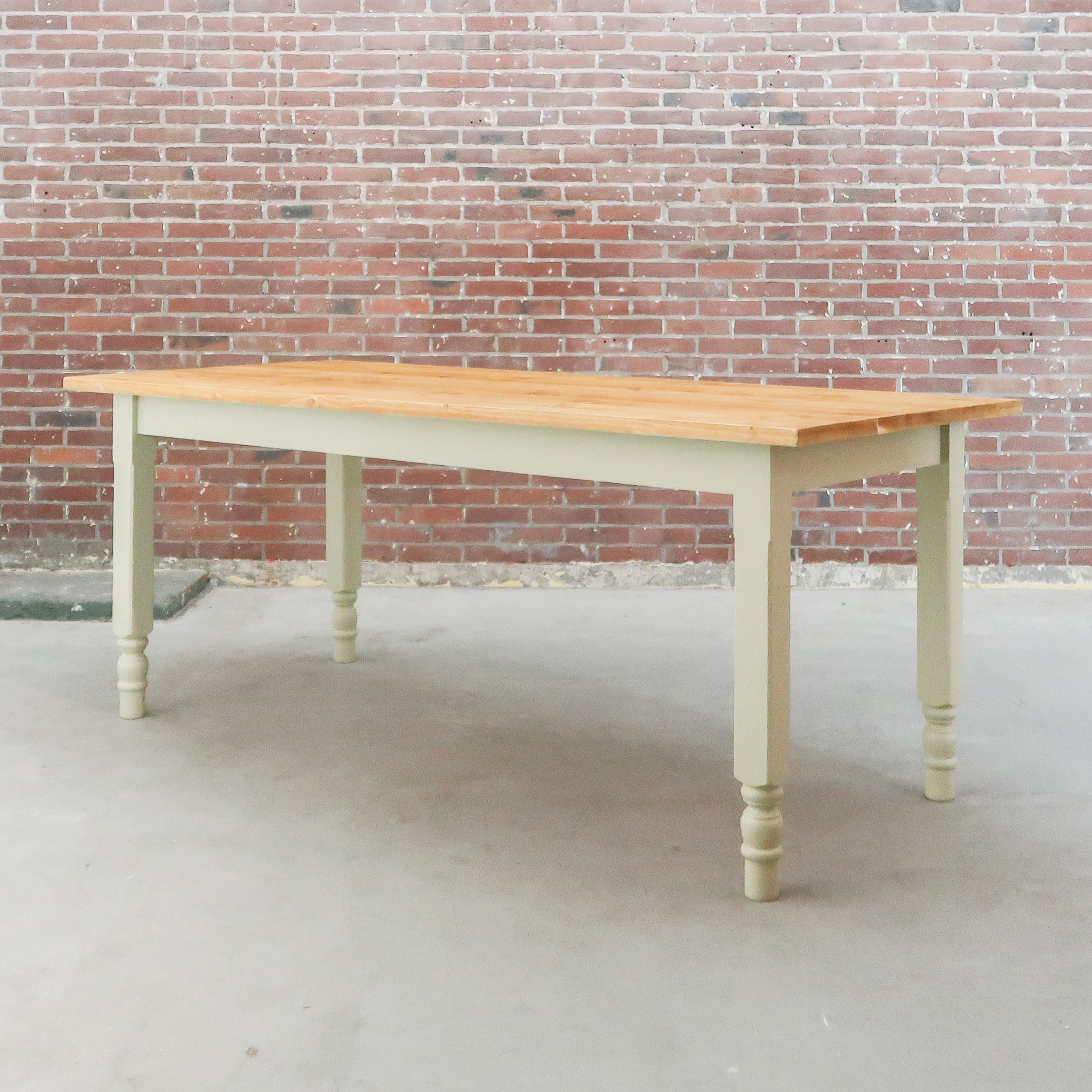 Esstisch im Landhausstil