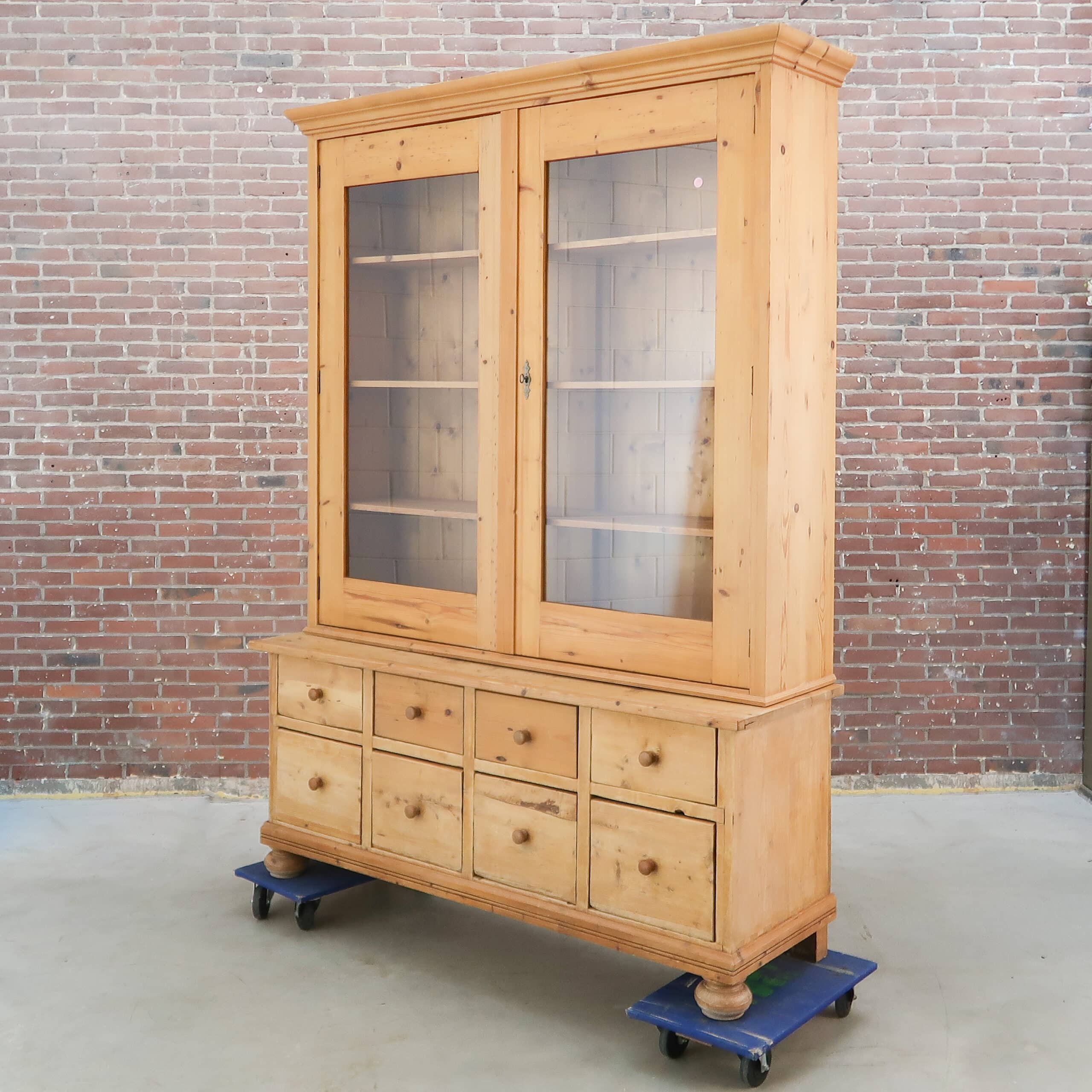 Großes Sideboard aus Kiefernholz - Bild 13