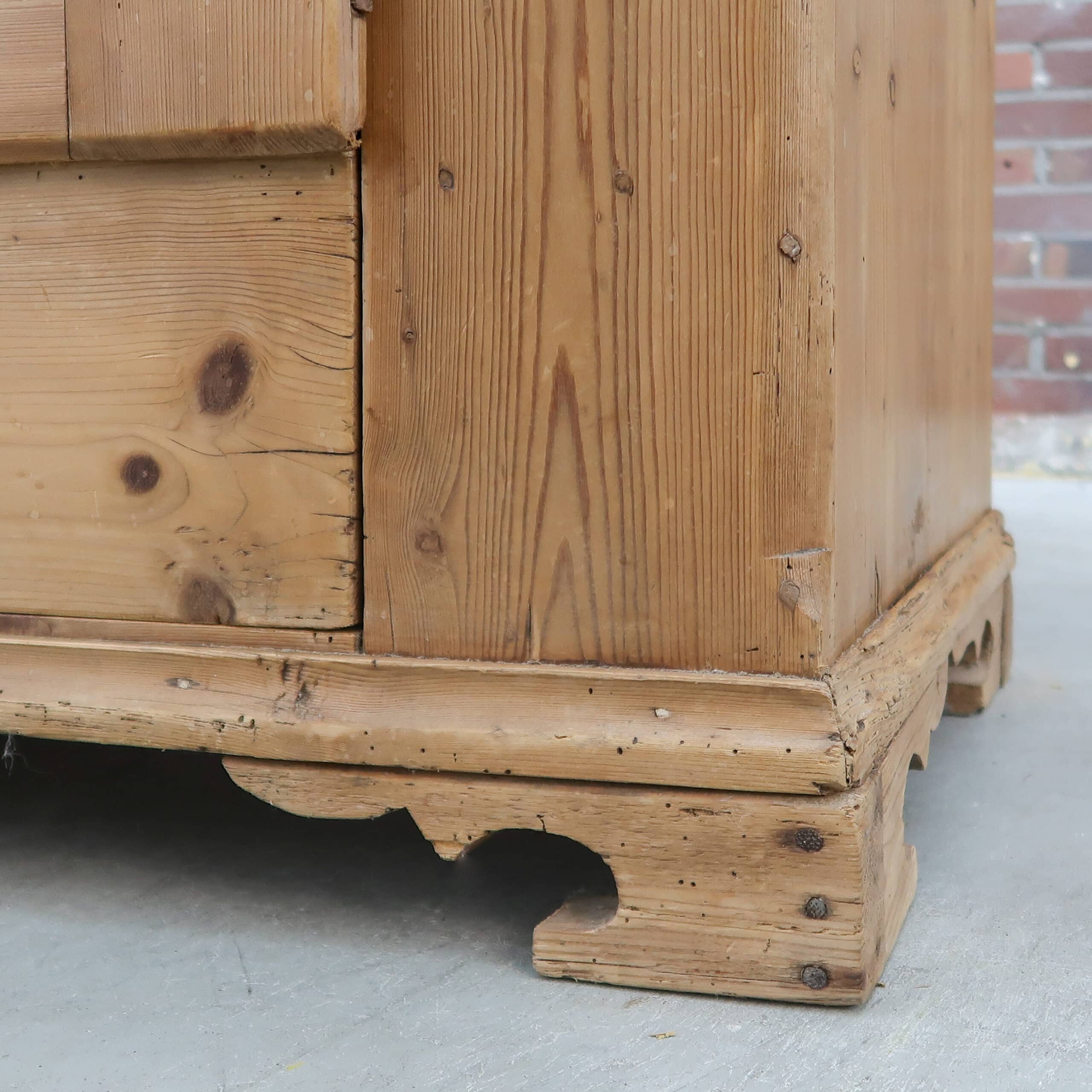 Kleiderschrank aus Kiefernholz - Bild 4