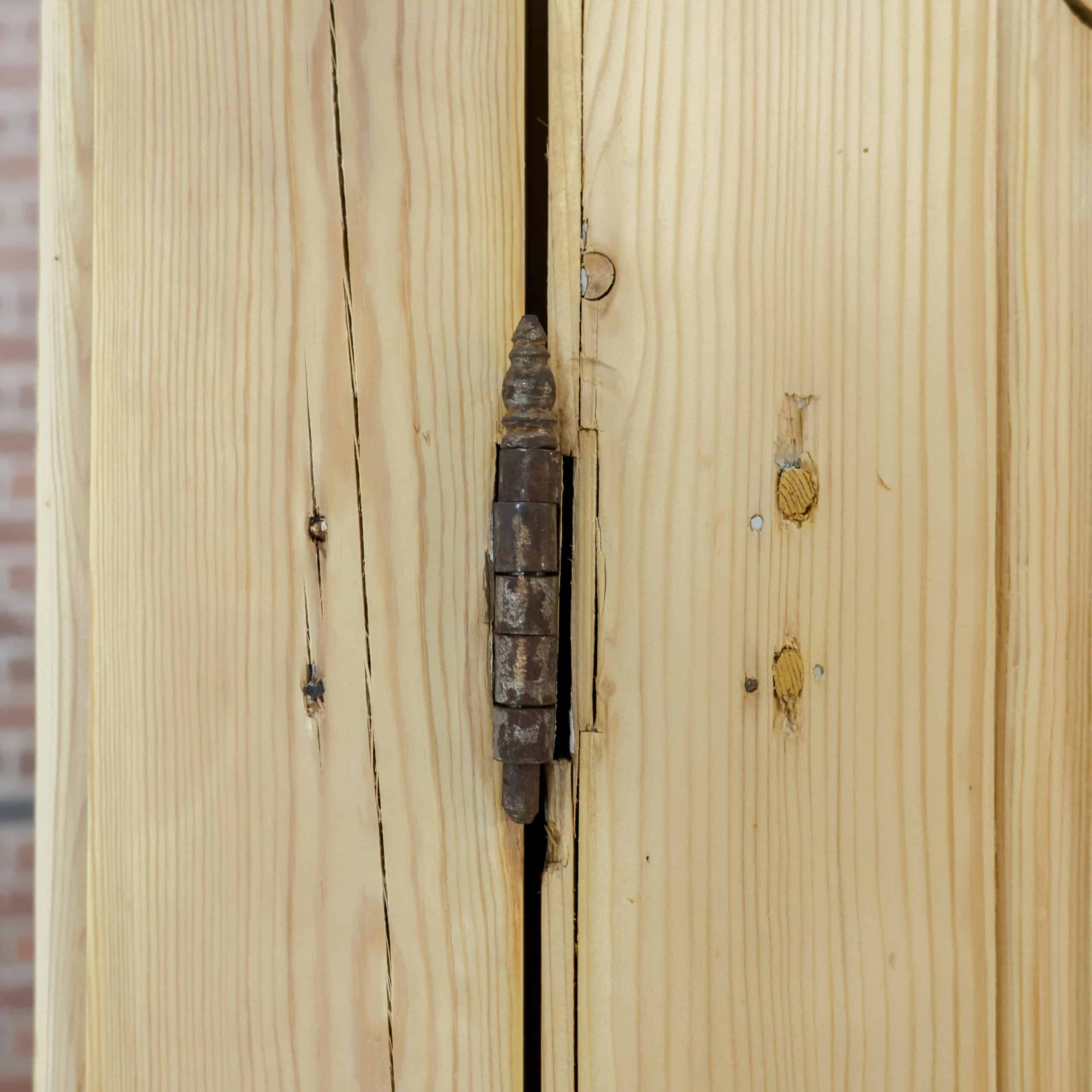 Eintüriger Kleiderschrank aus Kiefernholz - Bild 6