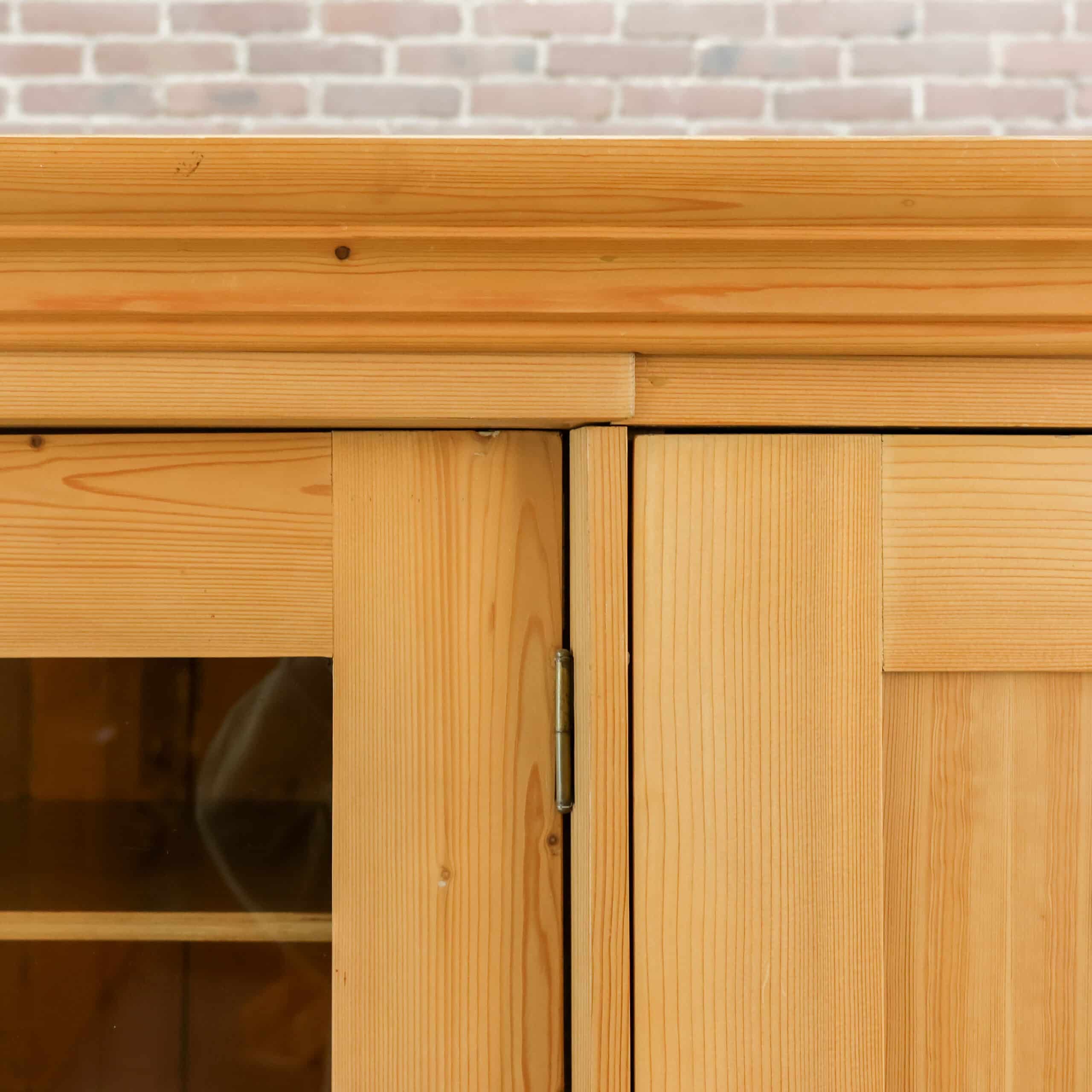 Dreitüriger Kleiderschrank aus Kiefernholz - Bild 5