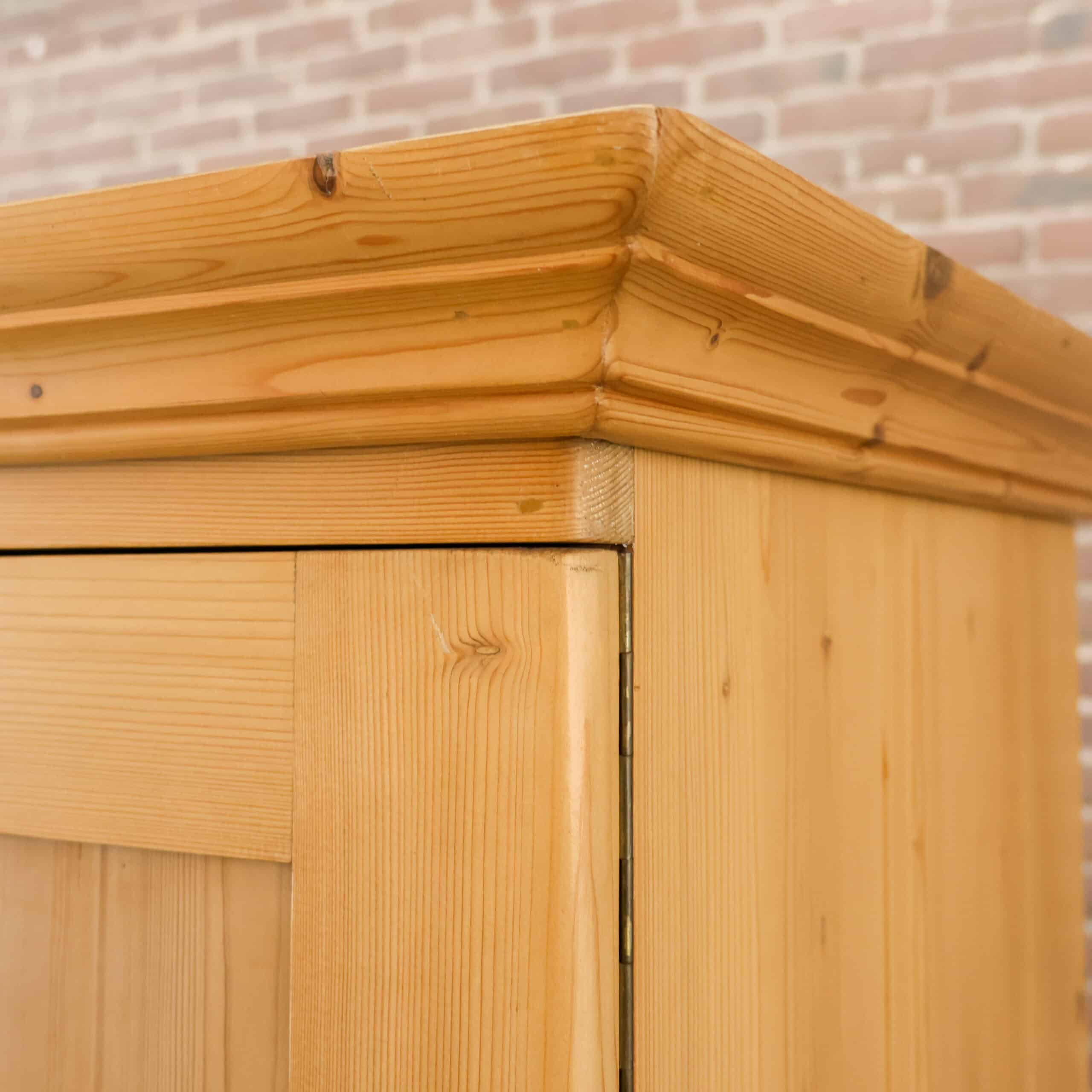 Dreitüriger Kleiderschrank aus Kiefernholz - Bild 6