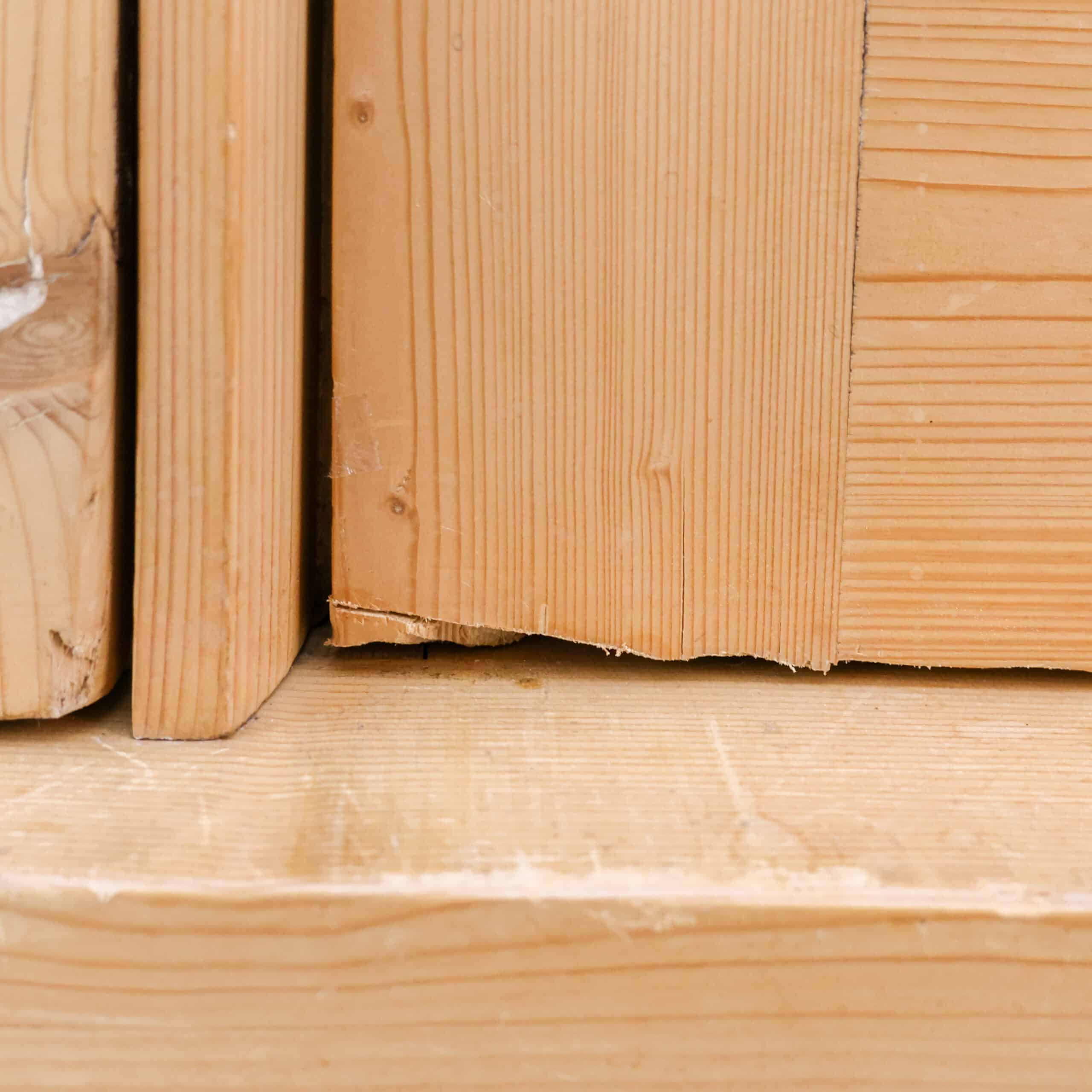 Dreitüriger Kleiderschrank aus Kiefernholz - Bild 9
