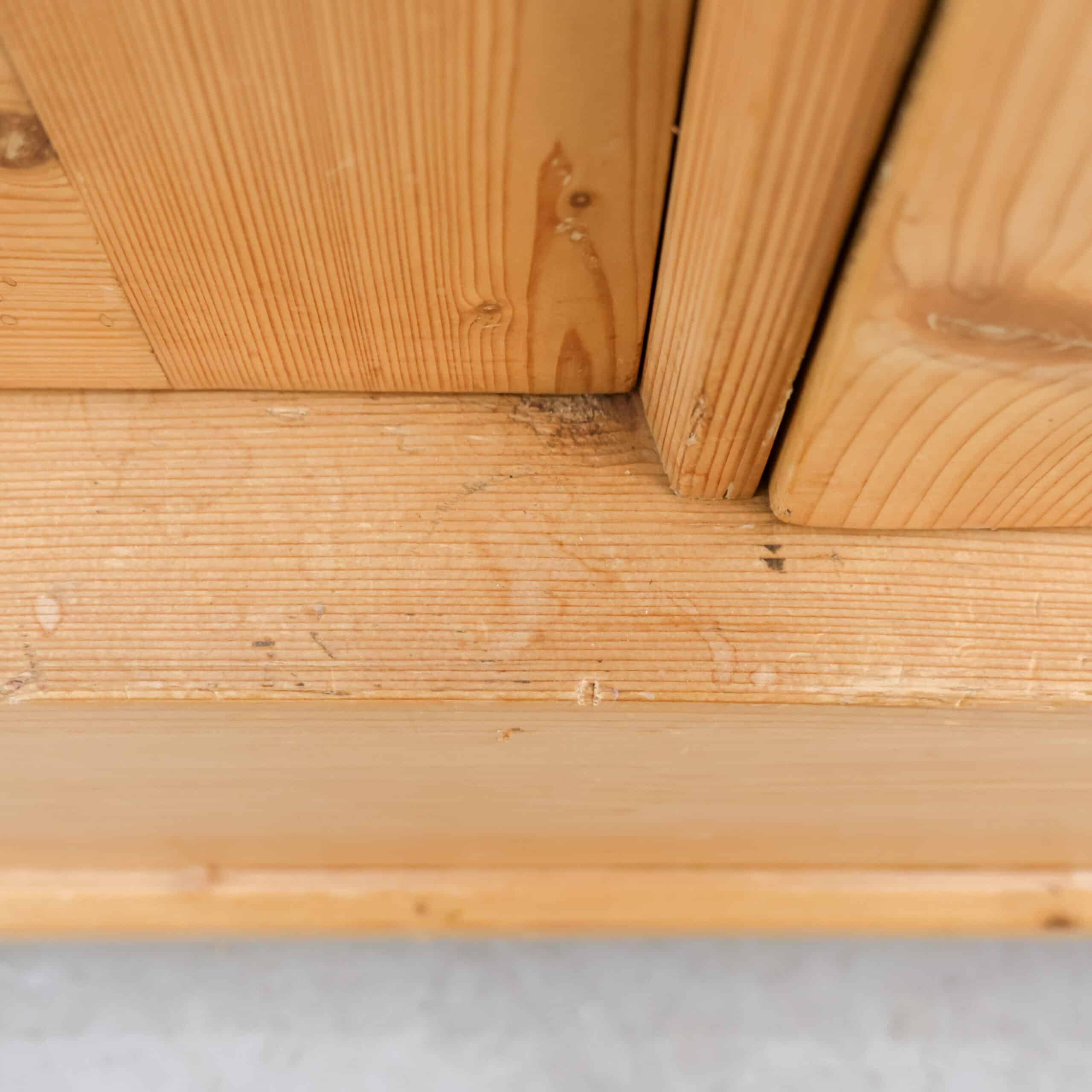 Dreitüriger Kleiderschrank aus Kiefernholz - Bild 10