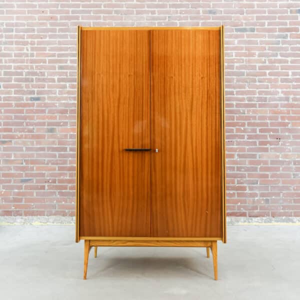 Mid-century Kleiderschrank