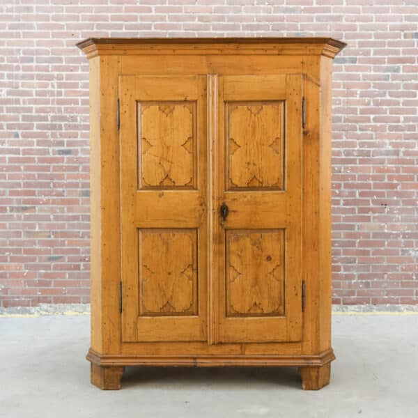 Antiker Bauernschrank