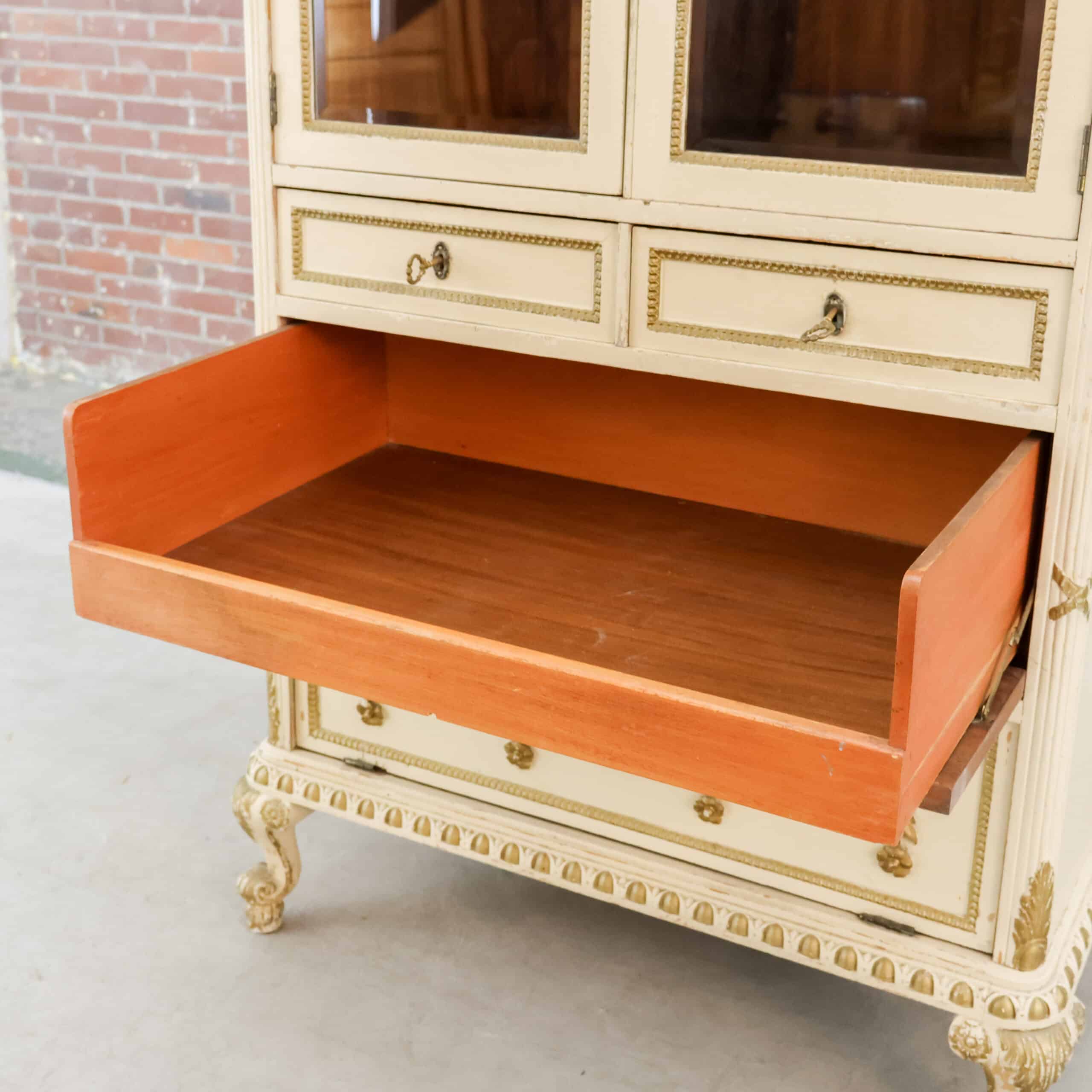 Vintage-Vitrine im Stil Louis XVI - Bild 3