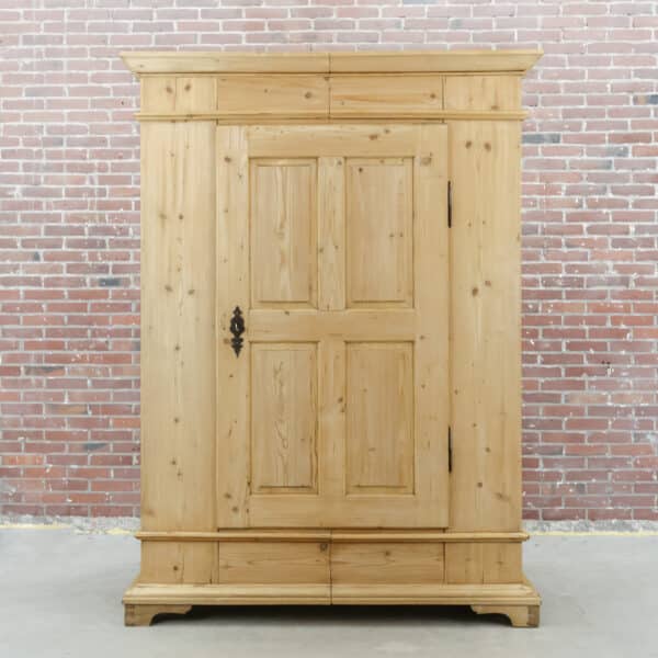 Eintüriger Kleiderschrank aus Kiefernholz