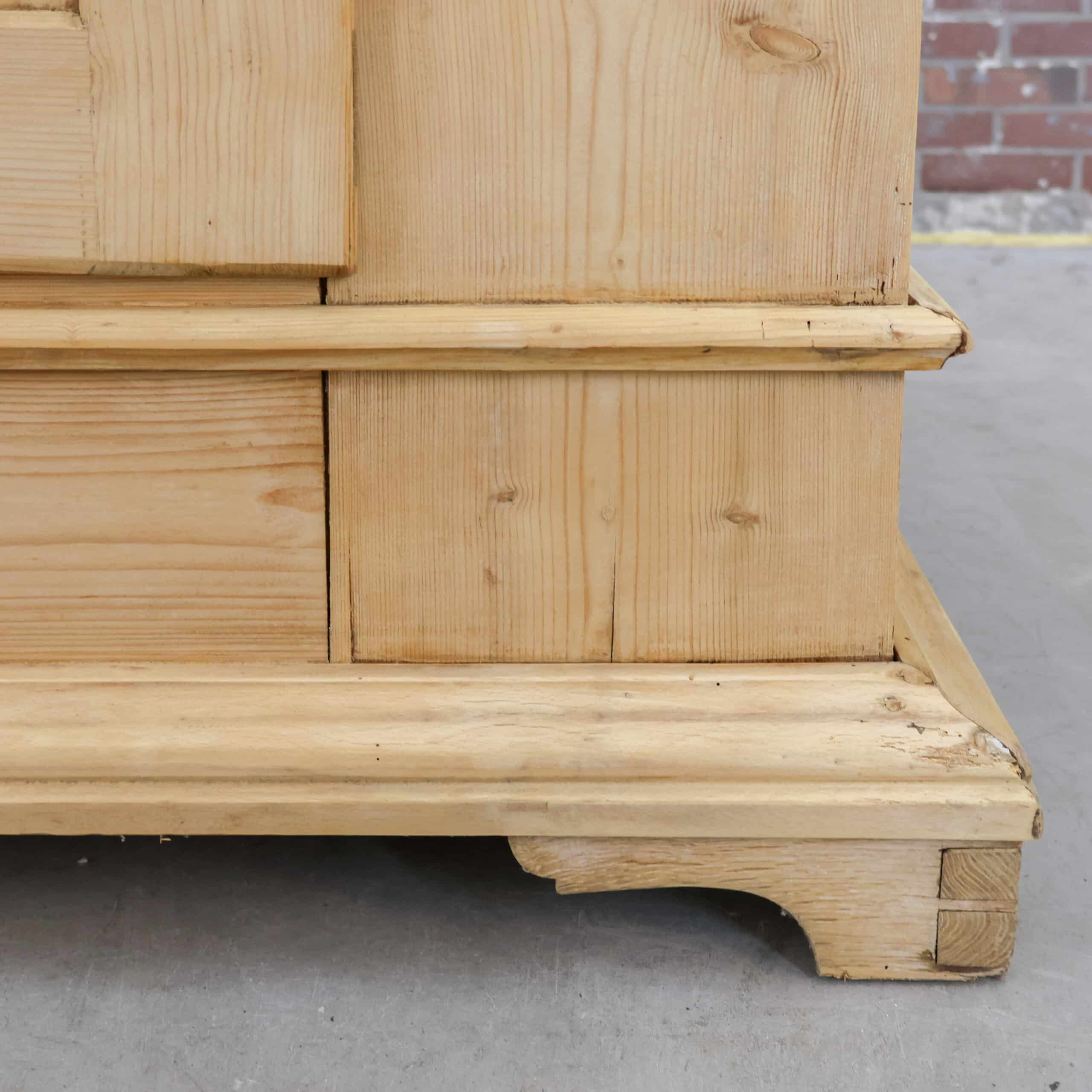 Eintüriger Kleiderschrank aus Kiefernholz - Bild 9