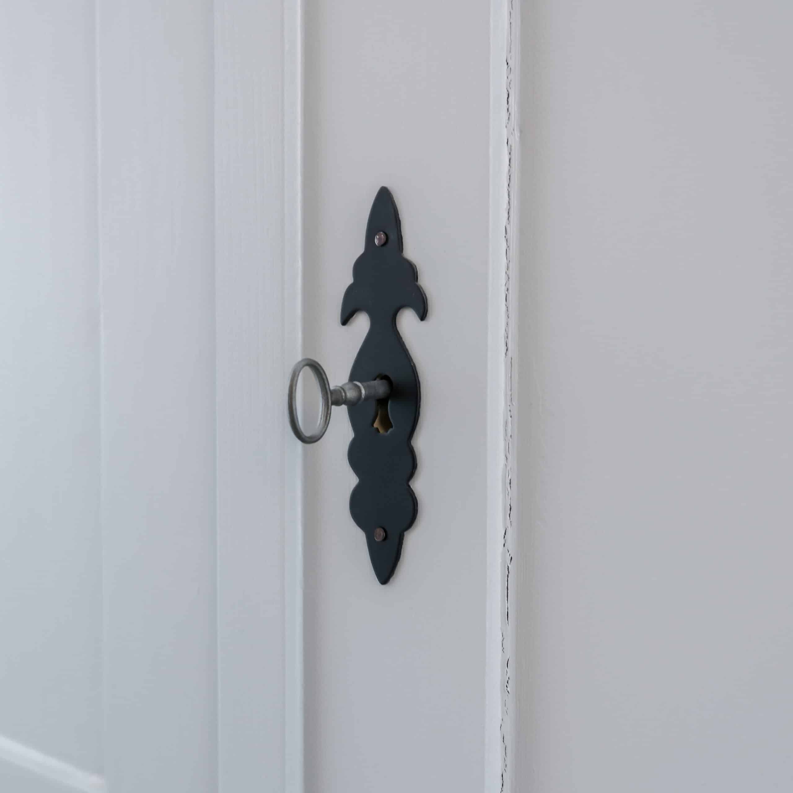 Grauer Kleiderschrank - Bild 5