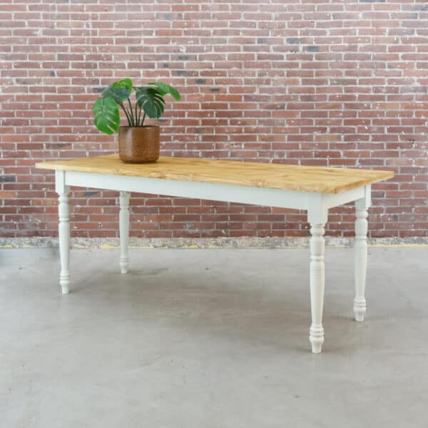 Esstisch im Landhausstil