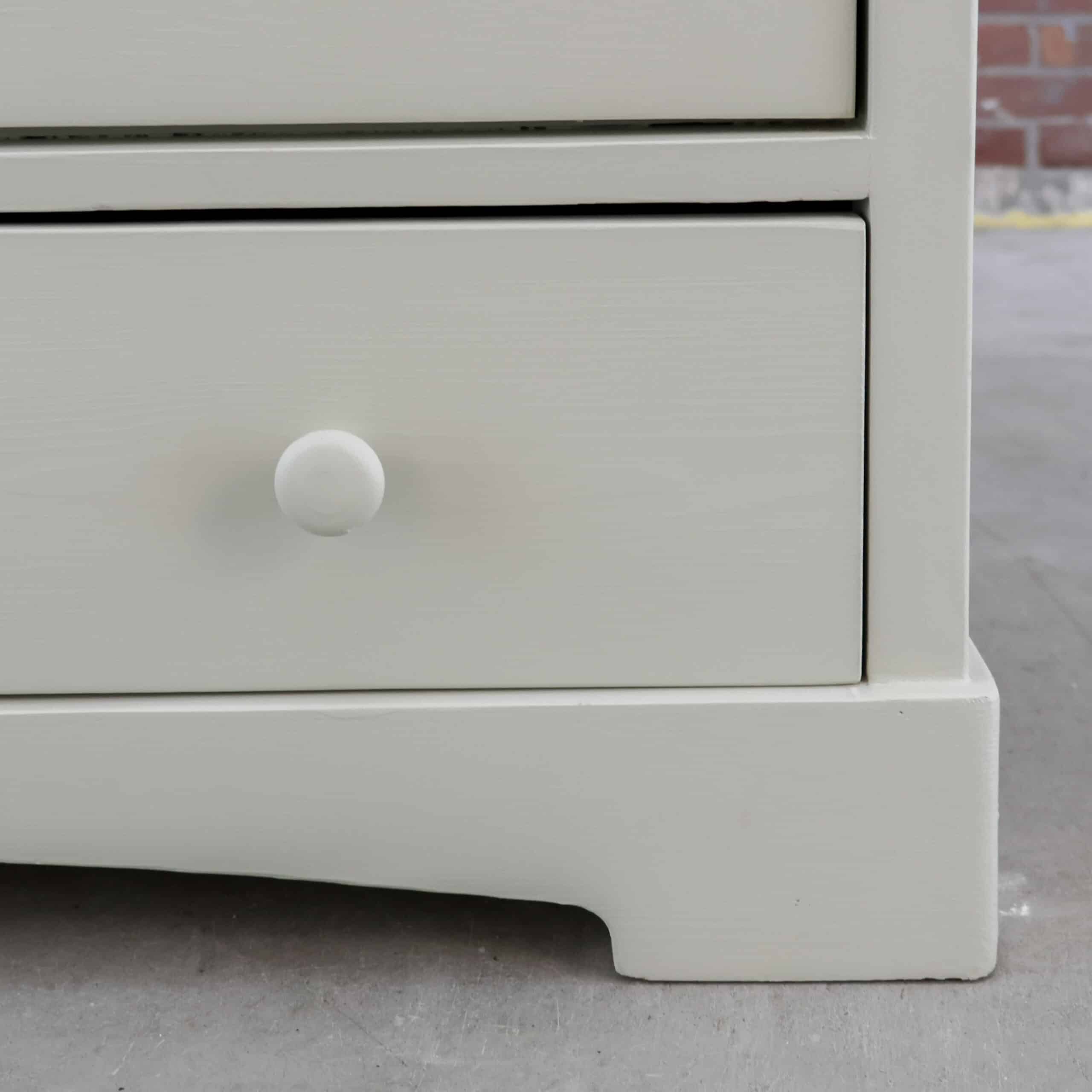 Brocante cremegrüner Wäscheschrank - Bild 7