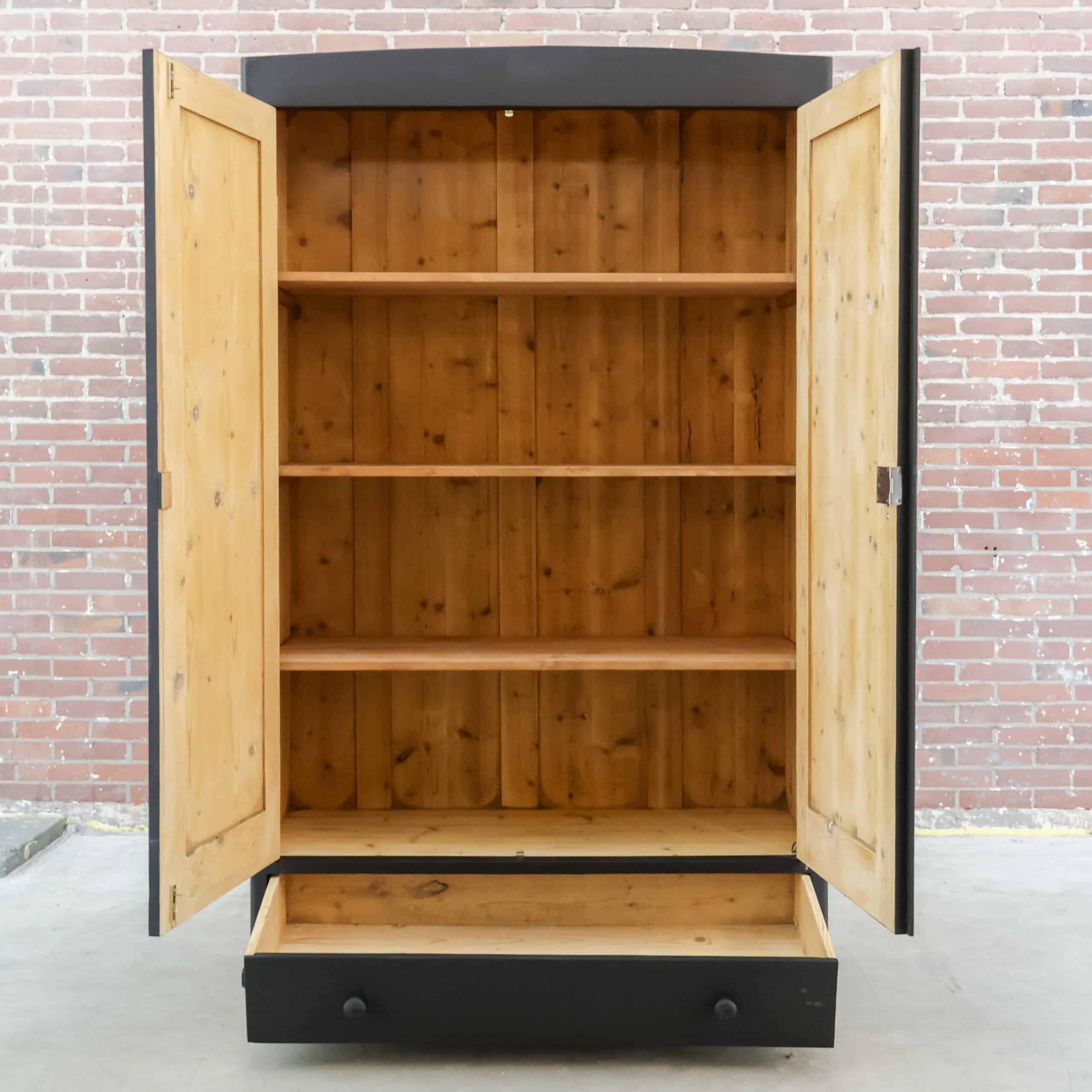 Schwarzer Wäscheschrank - Bild 2