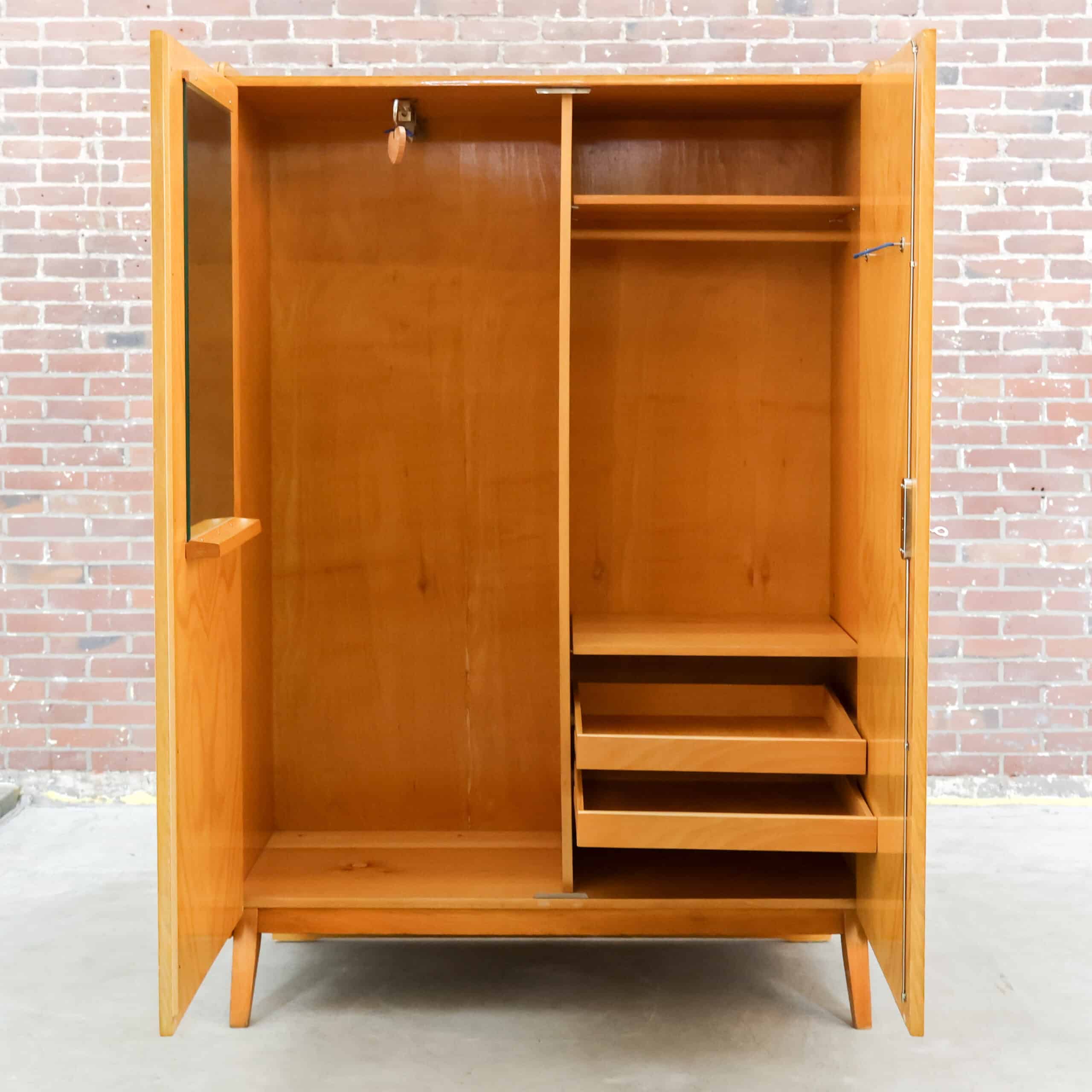 Vintage-Kleiderschrank - Tatra Nabytok - Bild 2