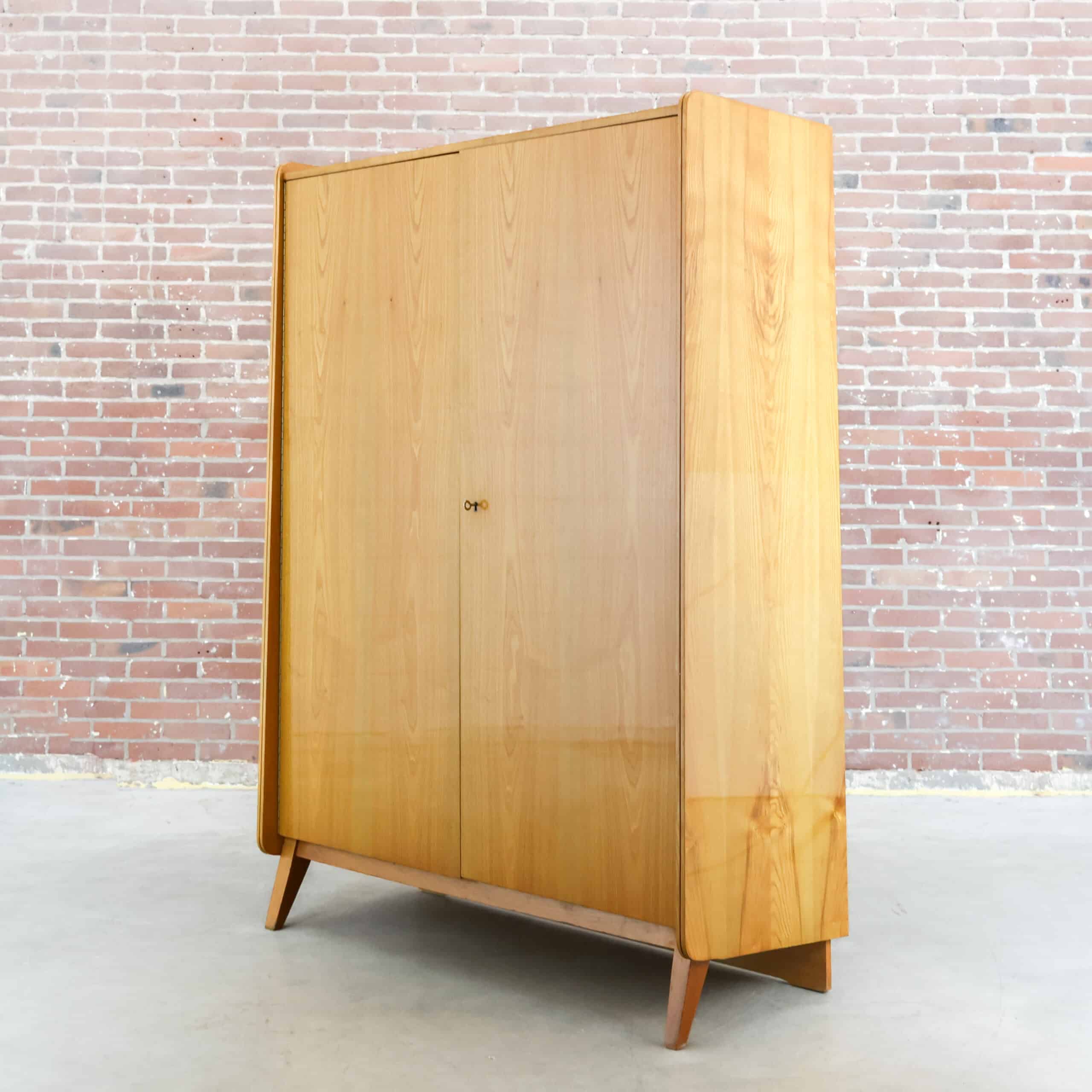 Vintage-Kleiderschrank – Tatra Nabytok – Abbildung 10