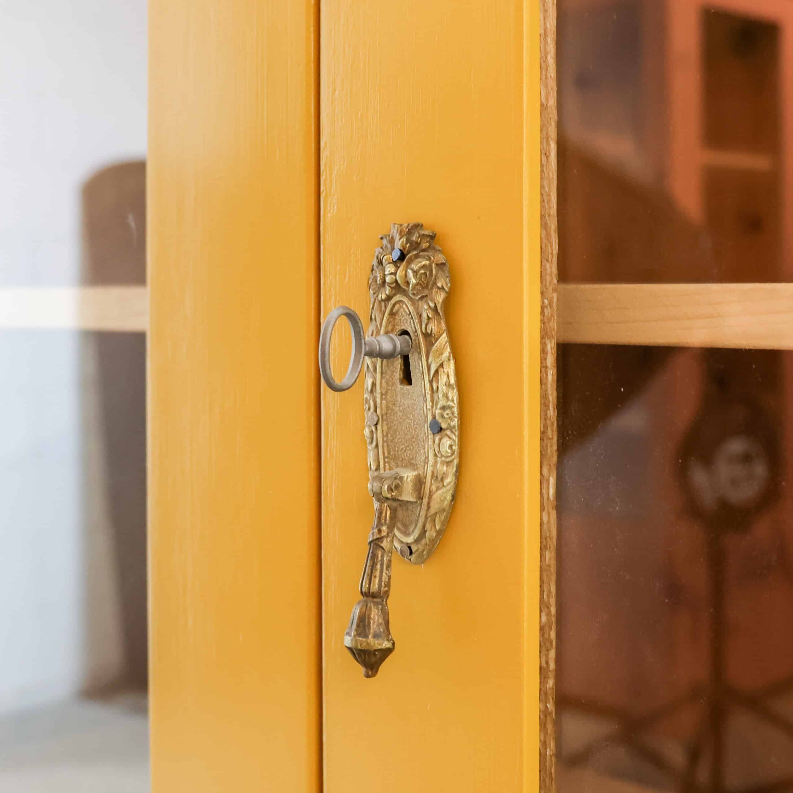 Gelbe Brocante-Vitrine - Bild 5