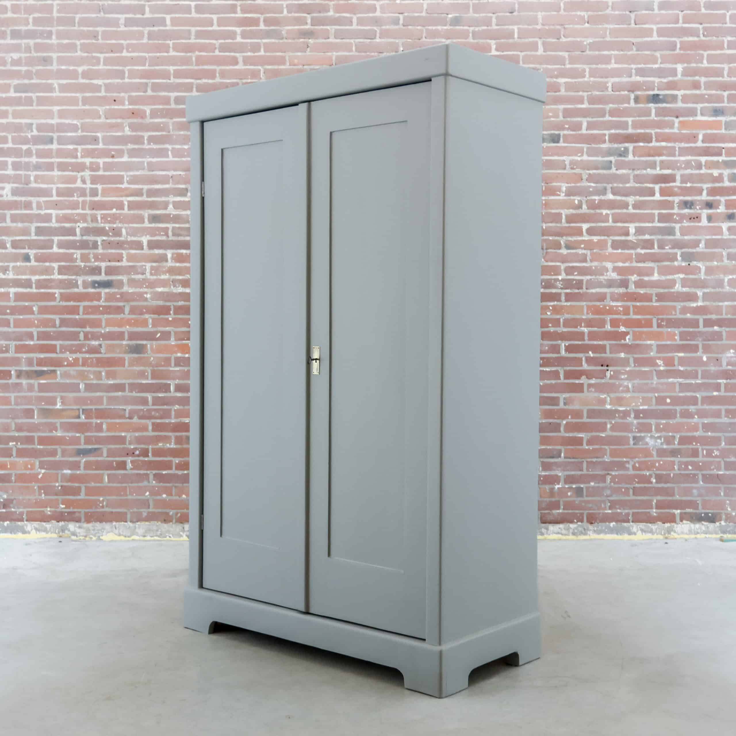 Grauer Kleiderschrank - Bild 7