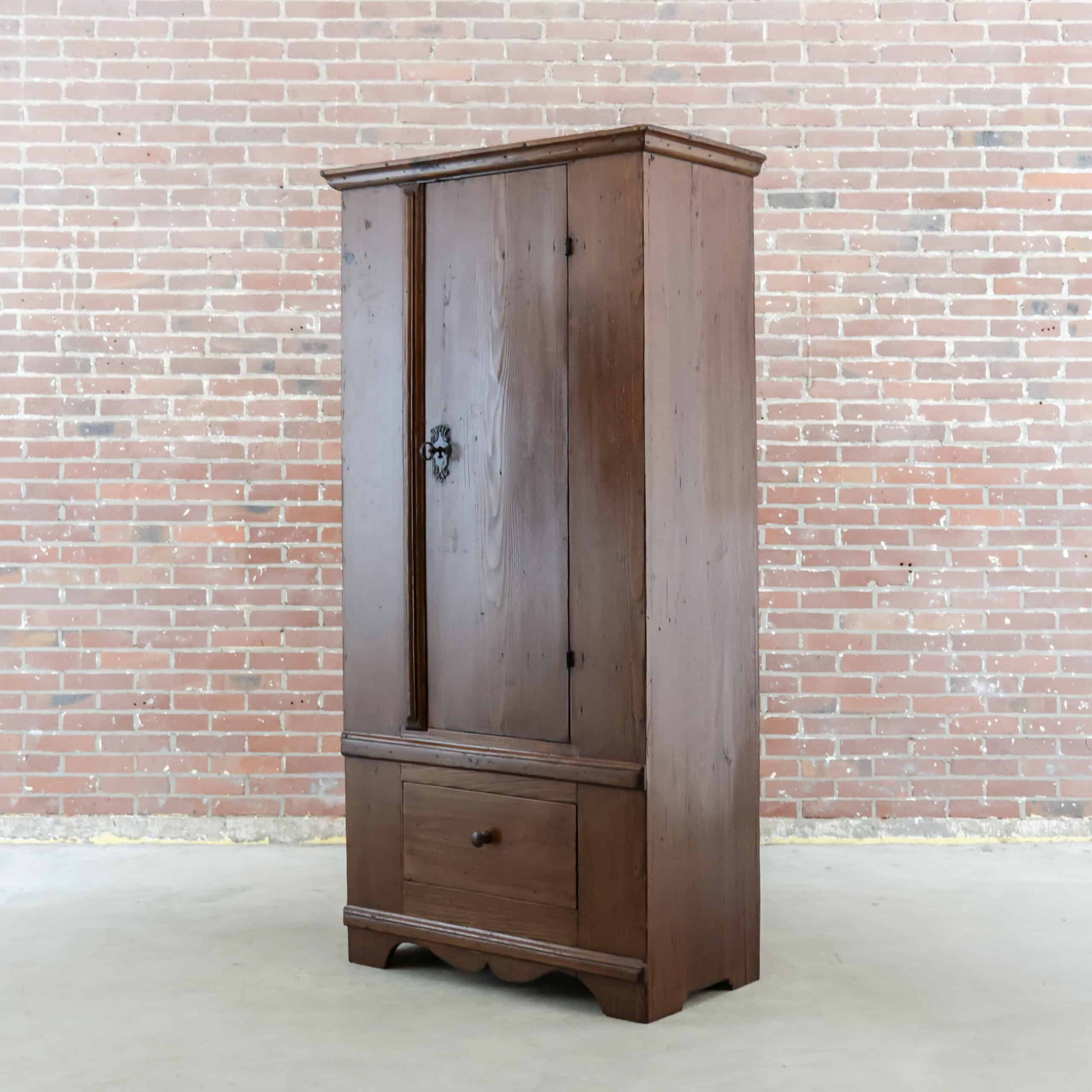 Antiker Einzeltürschrank – Abbildung 11