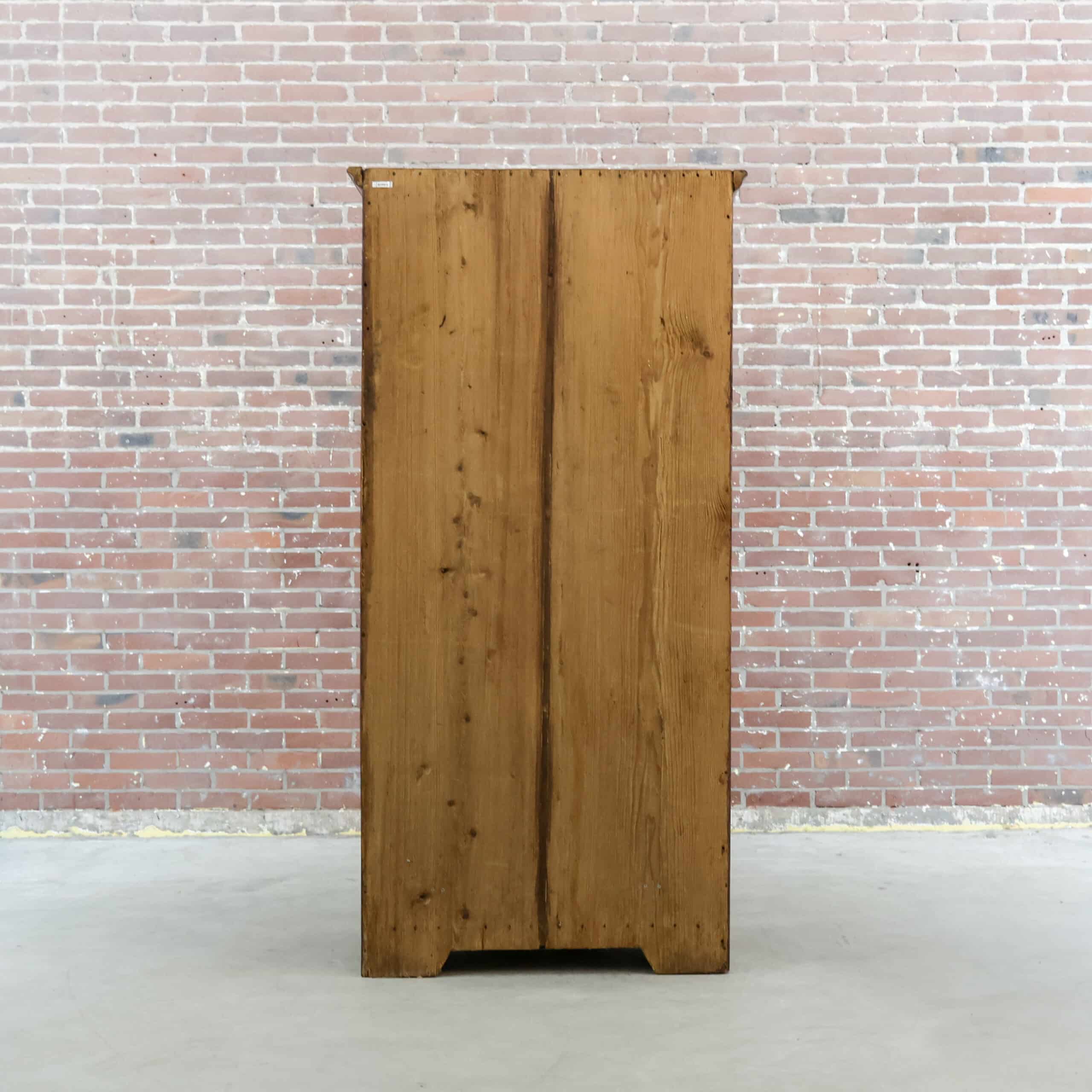 Antiker Einzeltürschrank – Abbildung 12