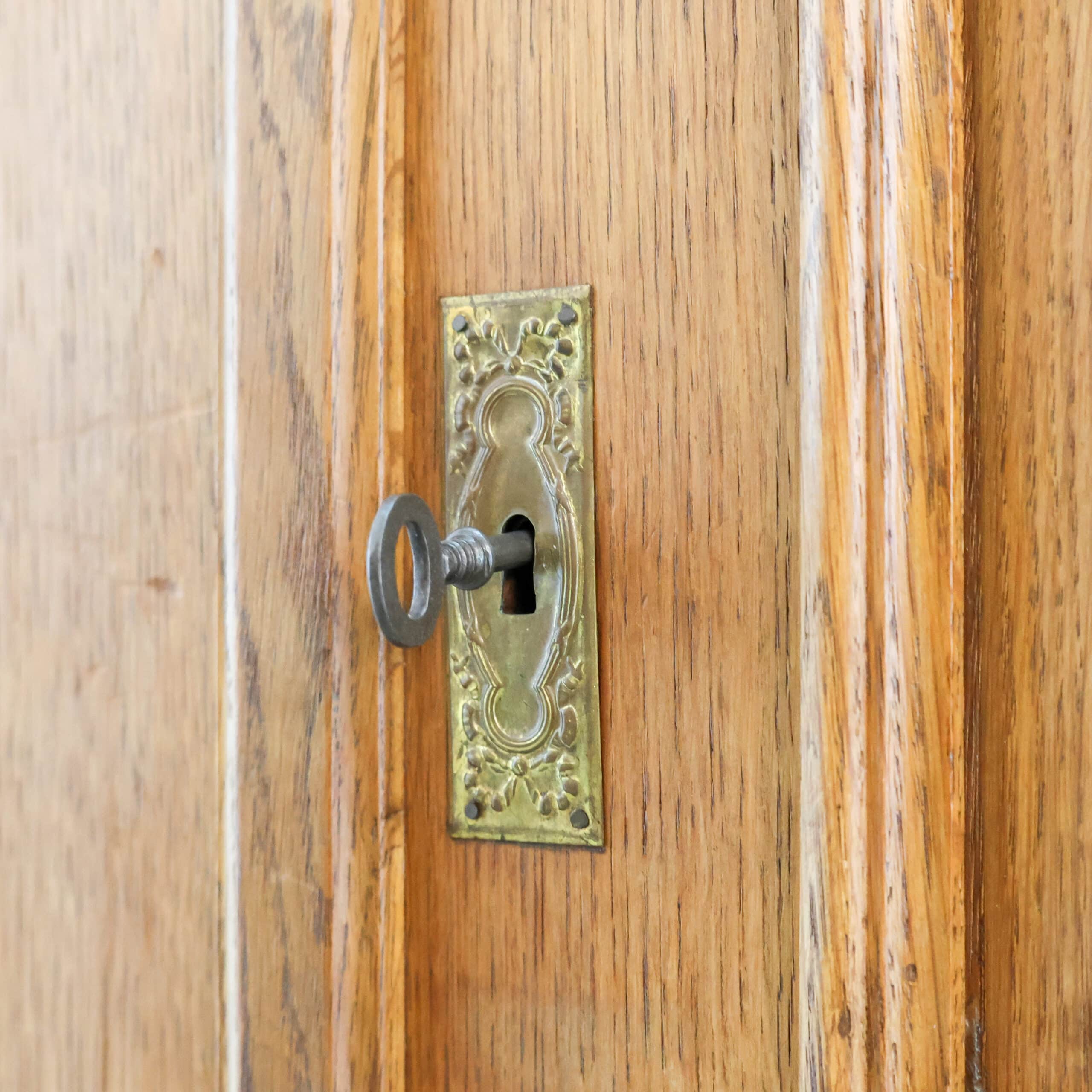Antiker französischer Wäscheschrank – zerlegbar – Abbildung 9