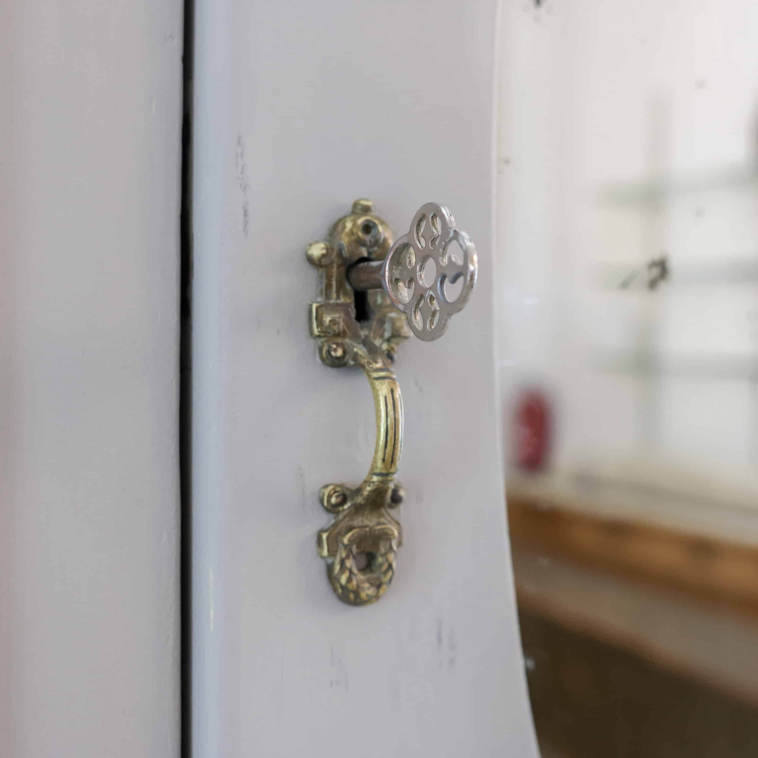 Brocante-Wäscheschrank - Bild 7
