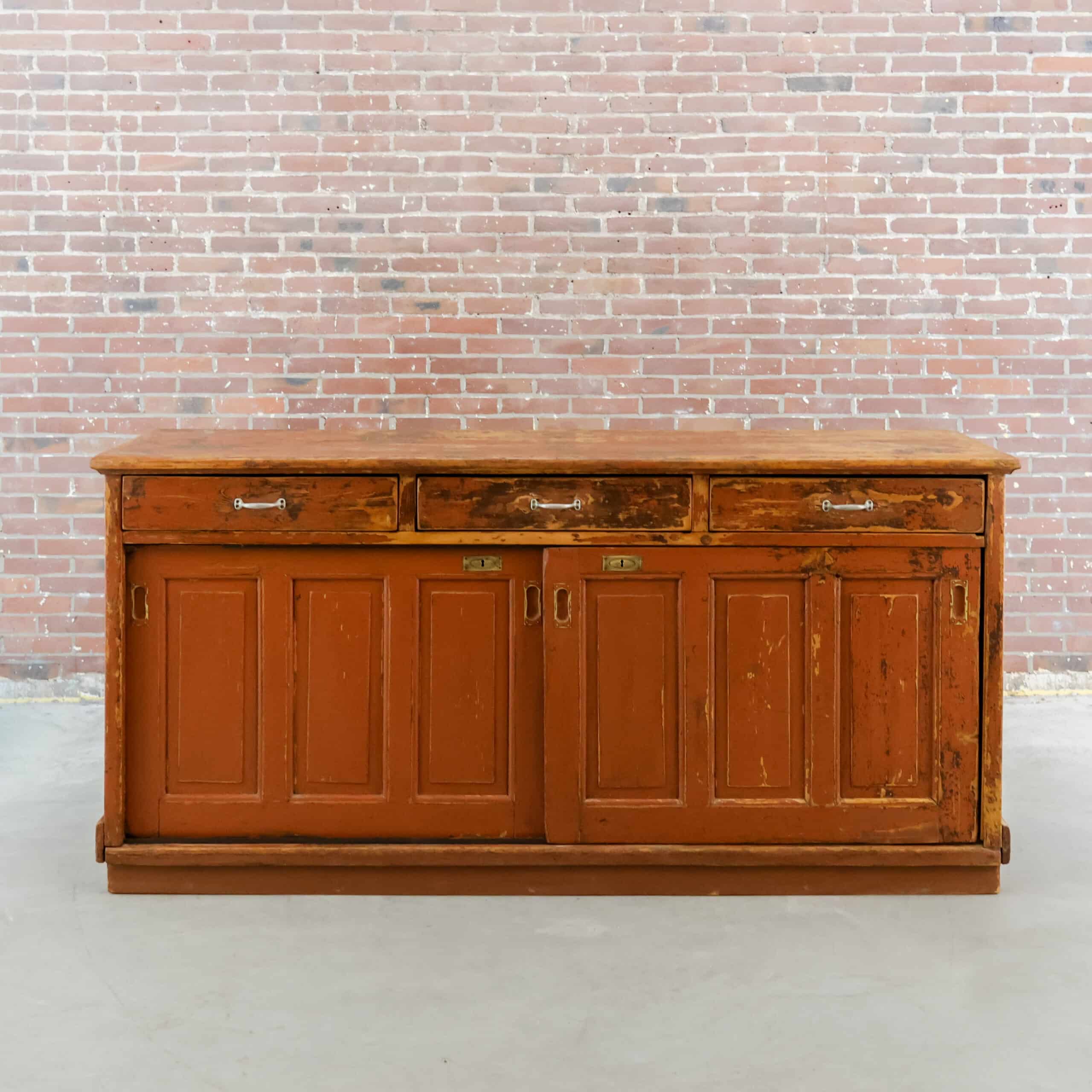 Brocante Anrichte mit Schiebetüren