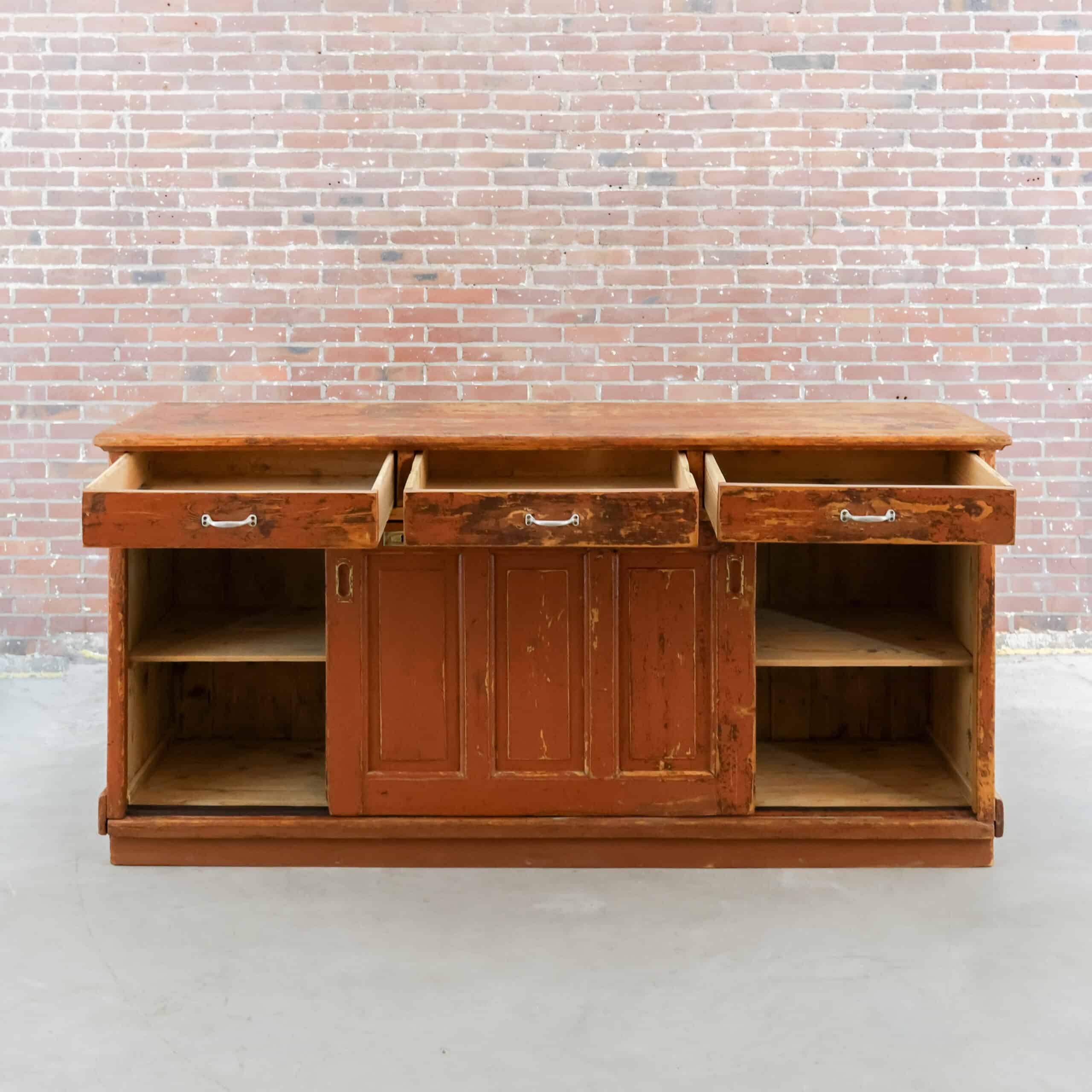 Brocante-Sideboard mit Schiebetüren – Abbildung 2