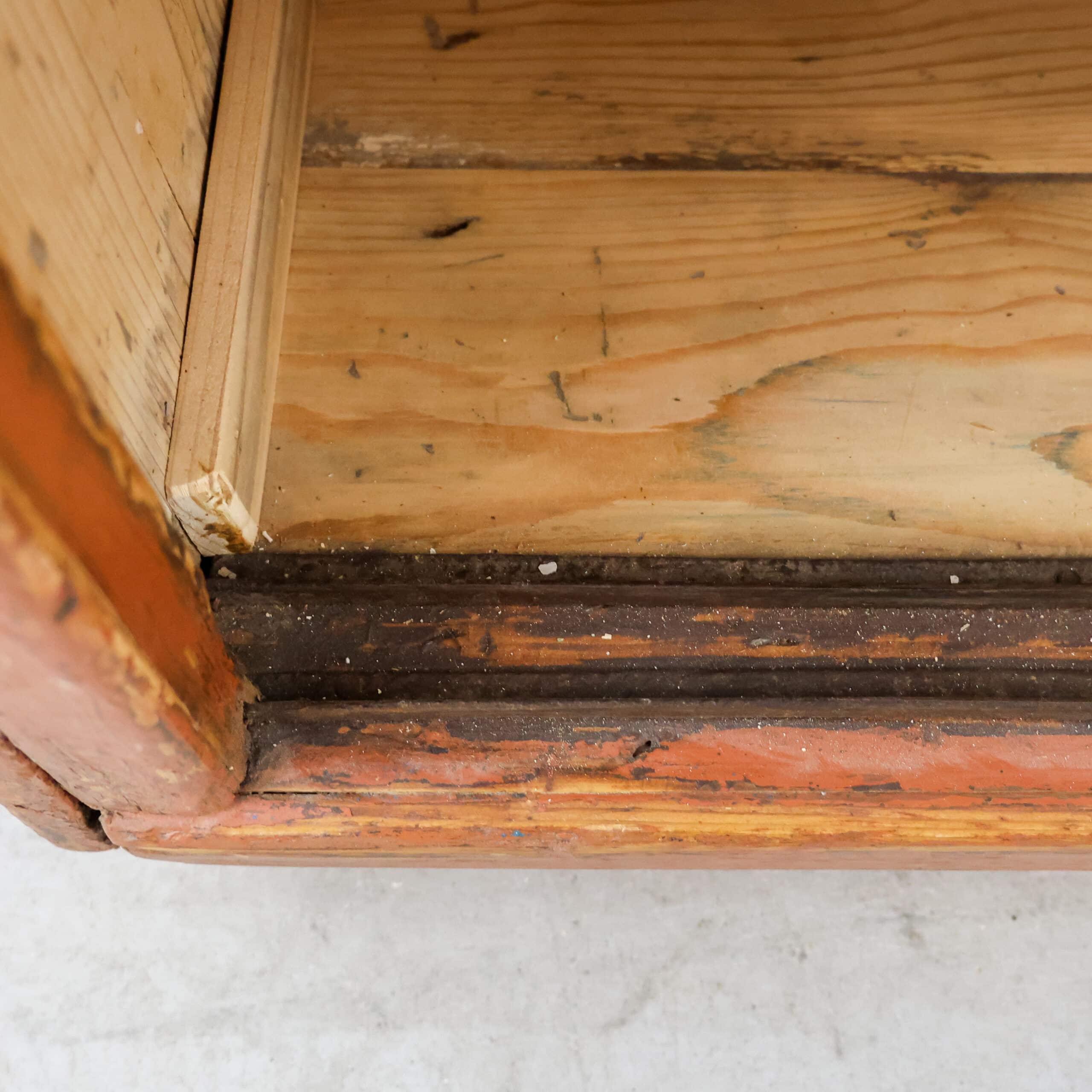 Brocante-Sideboard mit Schiebetüren – Abbildung 3