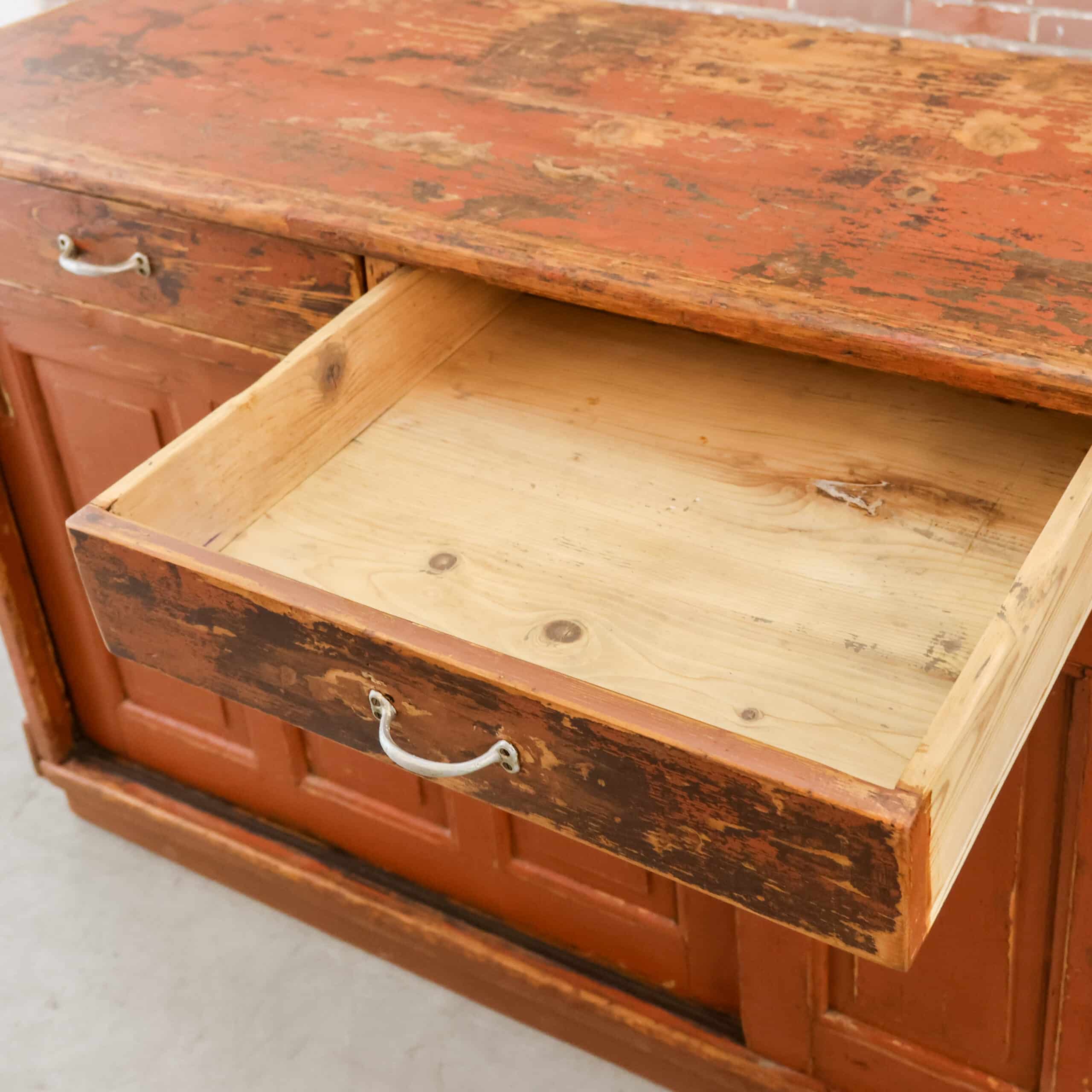 Brocante-Sideboard mit Schiebetüren – Abbildung 5