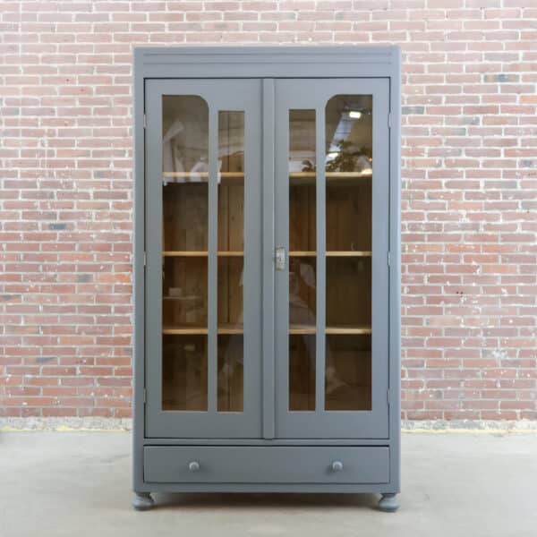 Brocante Vitrine grau