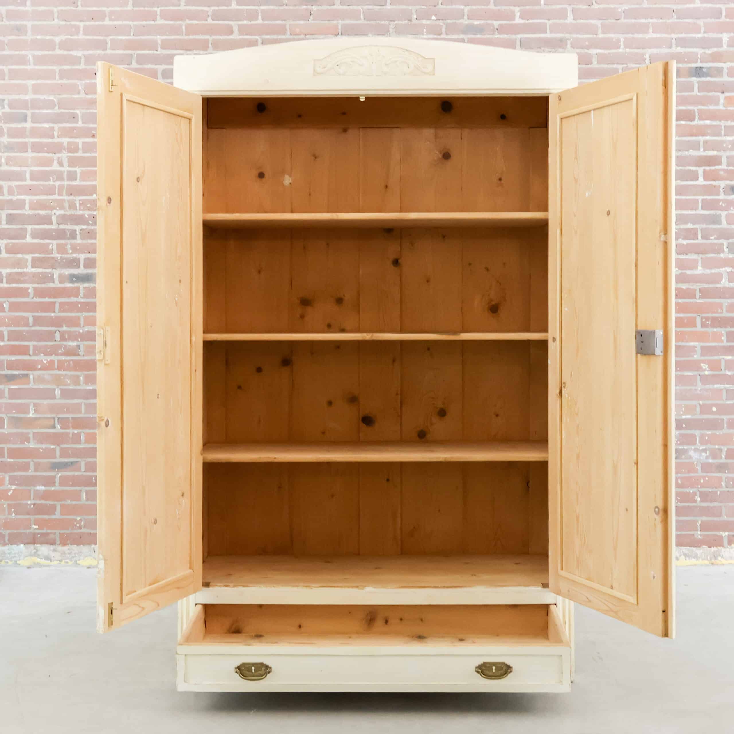 Brocante cremefarbener Wäscheschrank - Bild 2